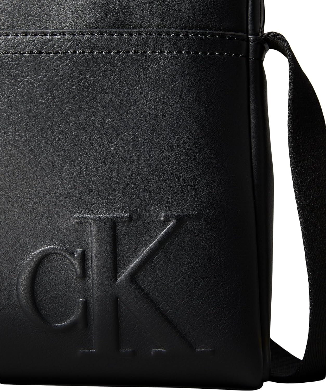 Detalle 2 de Calvin Klein Bold CK Reporter Lv04D3248G – Crossover homme noir à zip