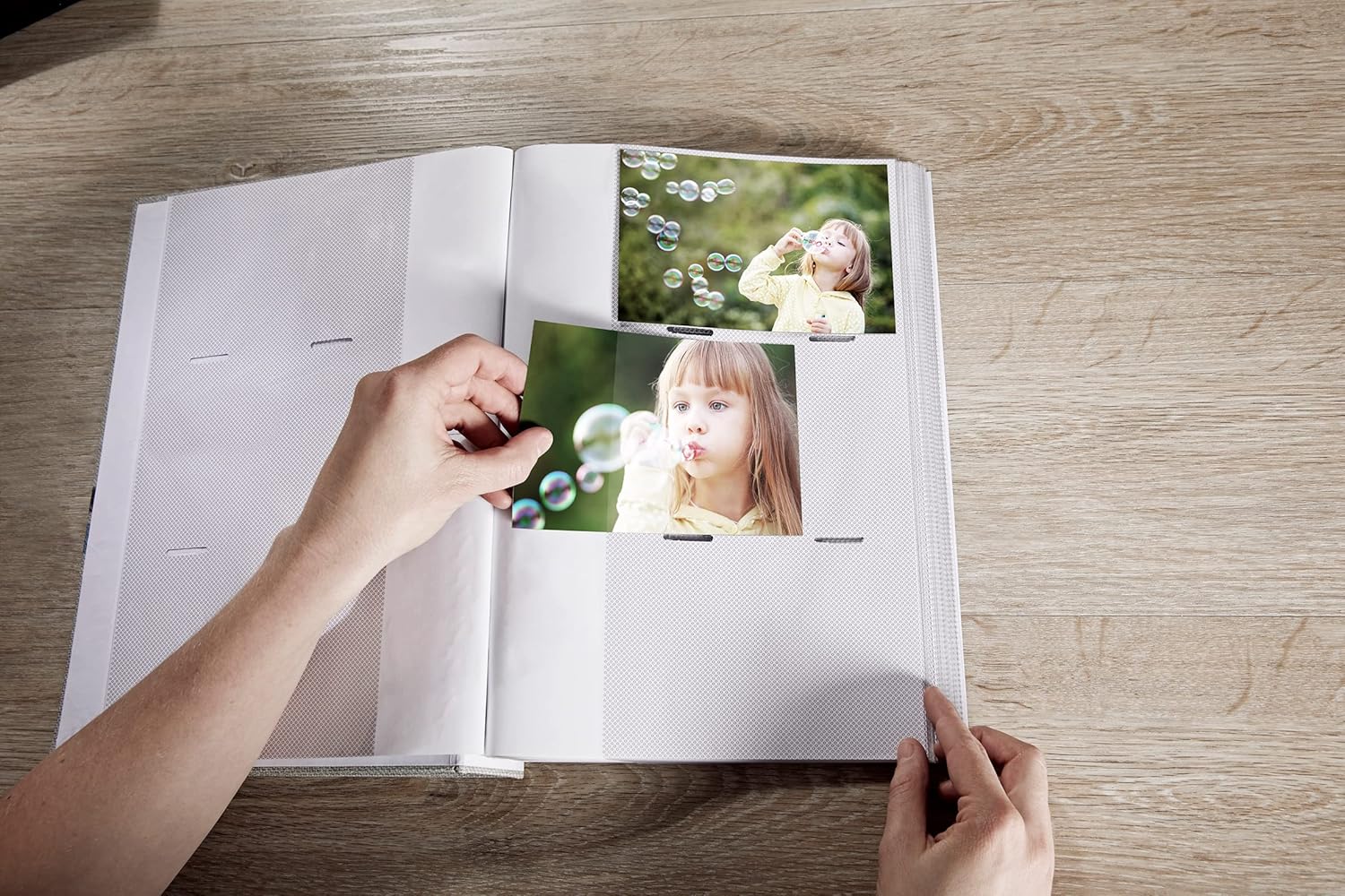 Thumbnail 4 de Walther Design Álbum Rosa Salmón 300 Fotos 10x15 cm 📸