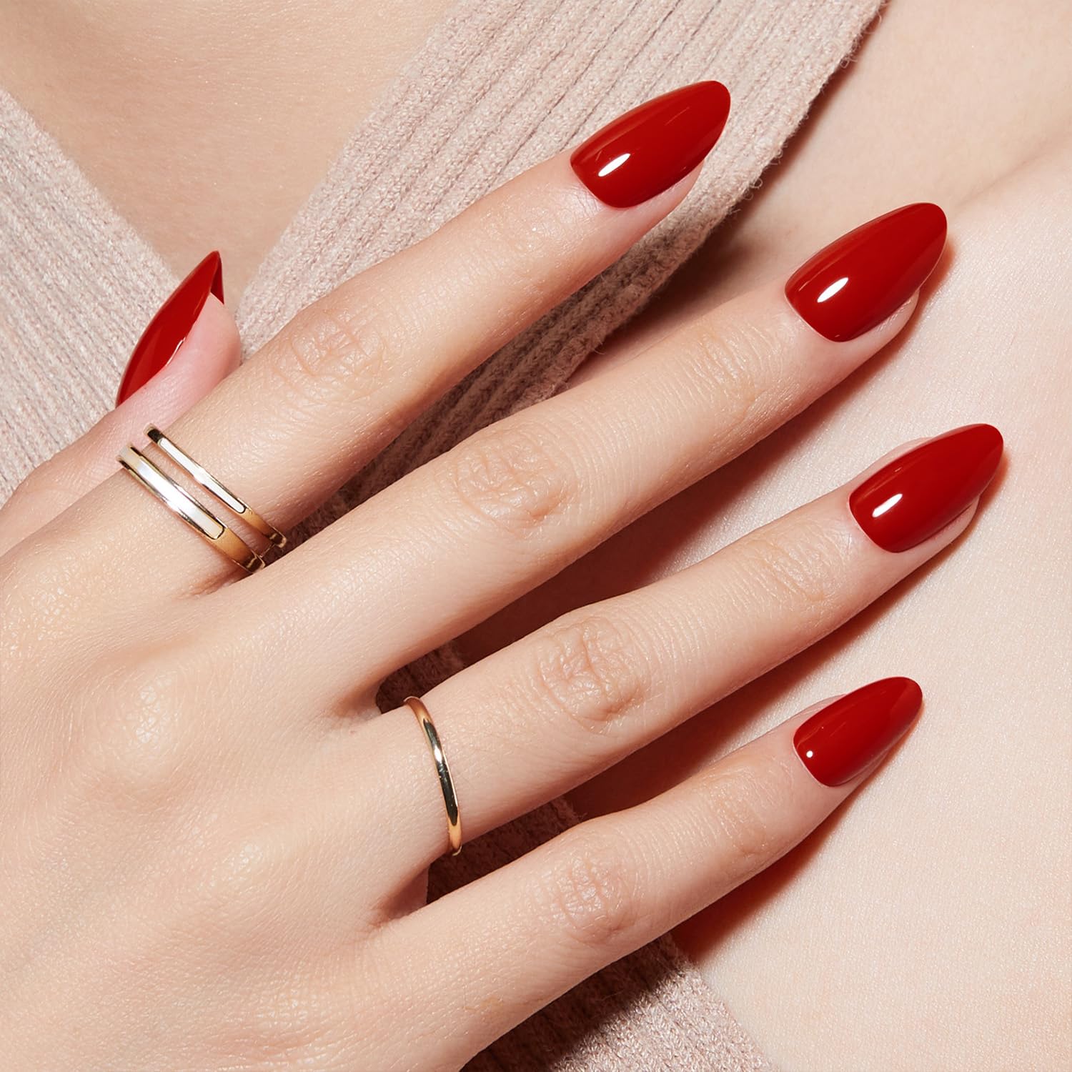 Detalle 2 de Modelones Fall Red Short Almond Press-On Nails, 32-Piece Kit with 16 Sizes