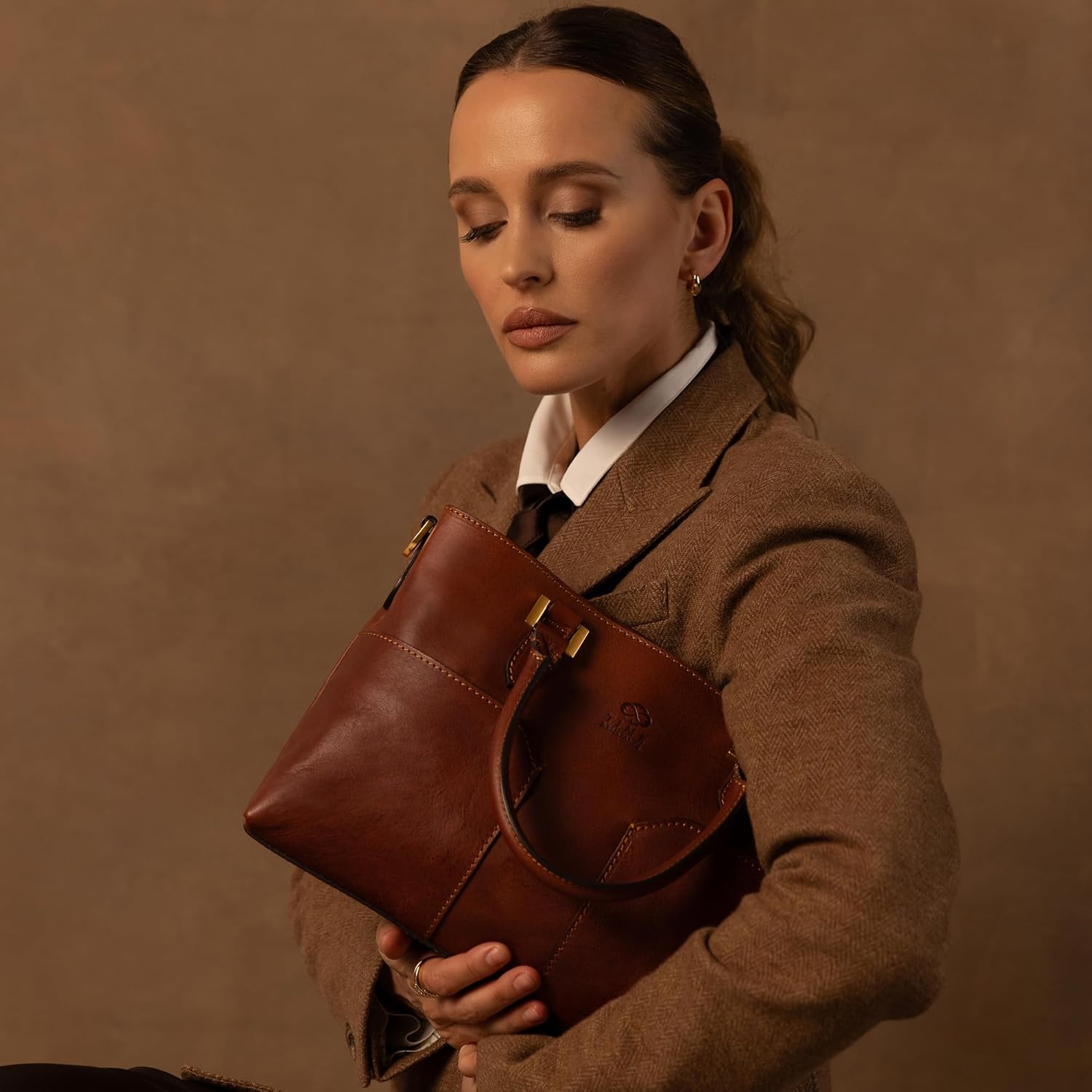 Thumbnail 1 de Time Resistance Tote bag en cuir pour femme — Sac à main moderne en cuir, fait main en Italie