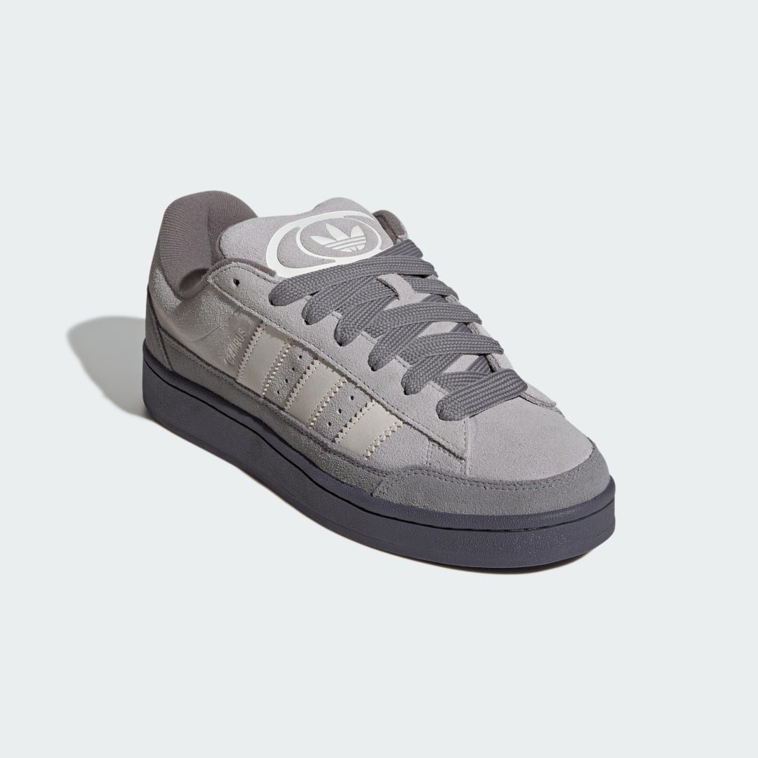 Detalle 2 de Adidas Campus ST Gris – Zapatilla clásica para estilo urbano