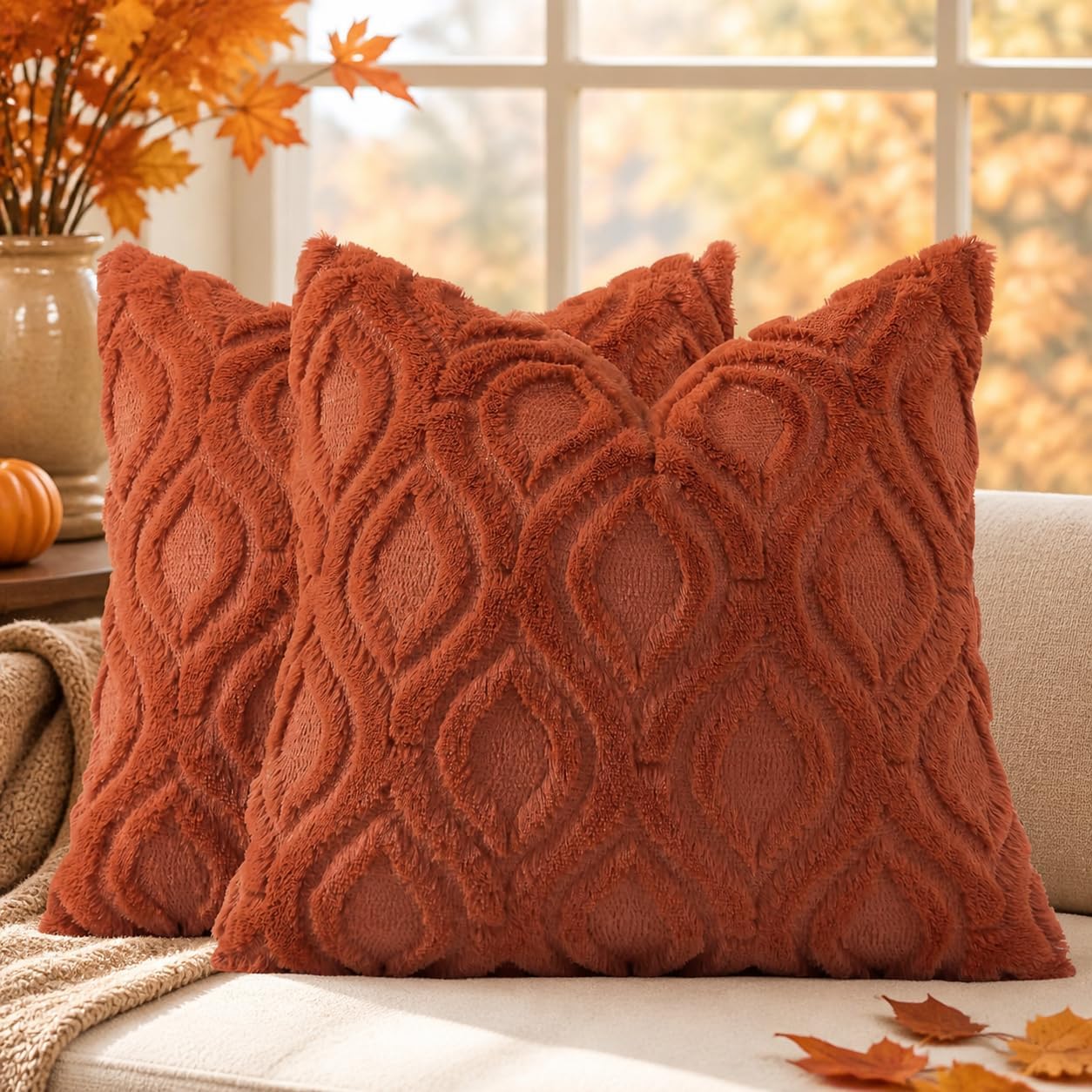 Detalle de decorUhome 18x18 Faux Fur Throw Pillow Covers, Rust, Set of 2