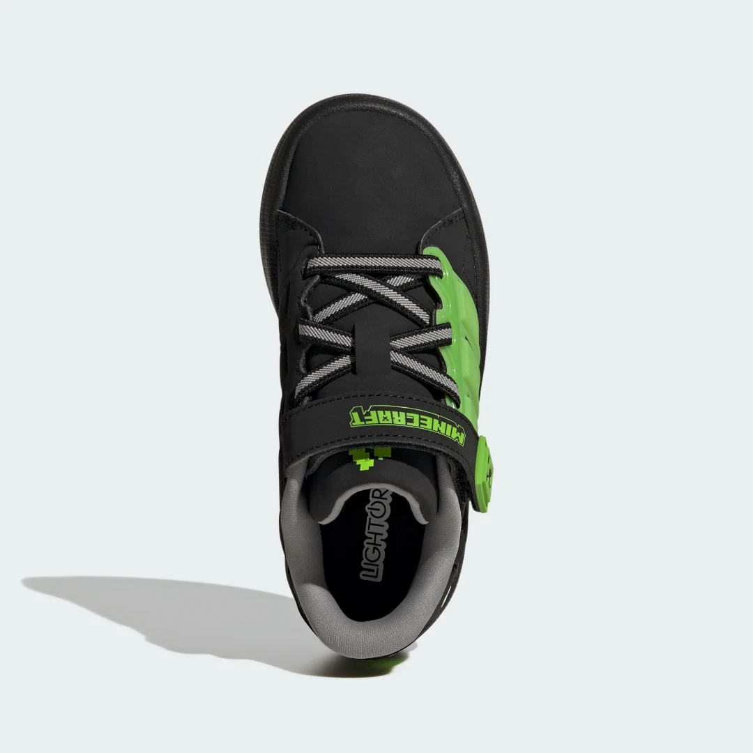Detalle de Adidas Minecraft Lightorama Infantil: Zapatilla de tenis negra para los peques