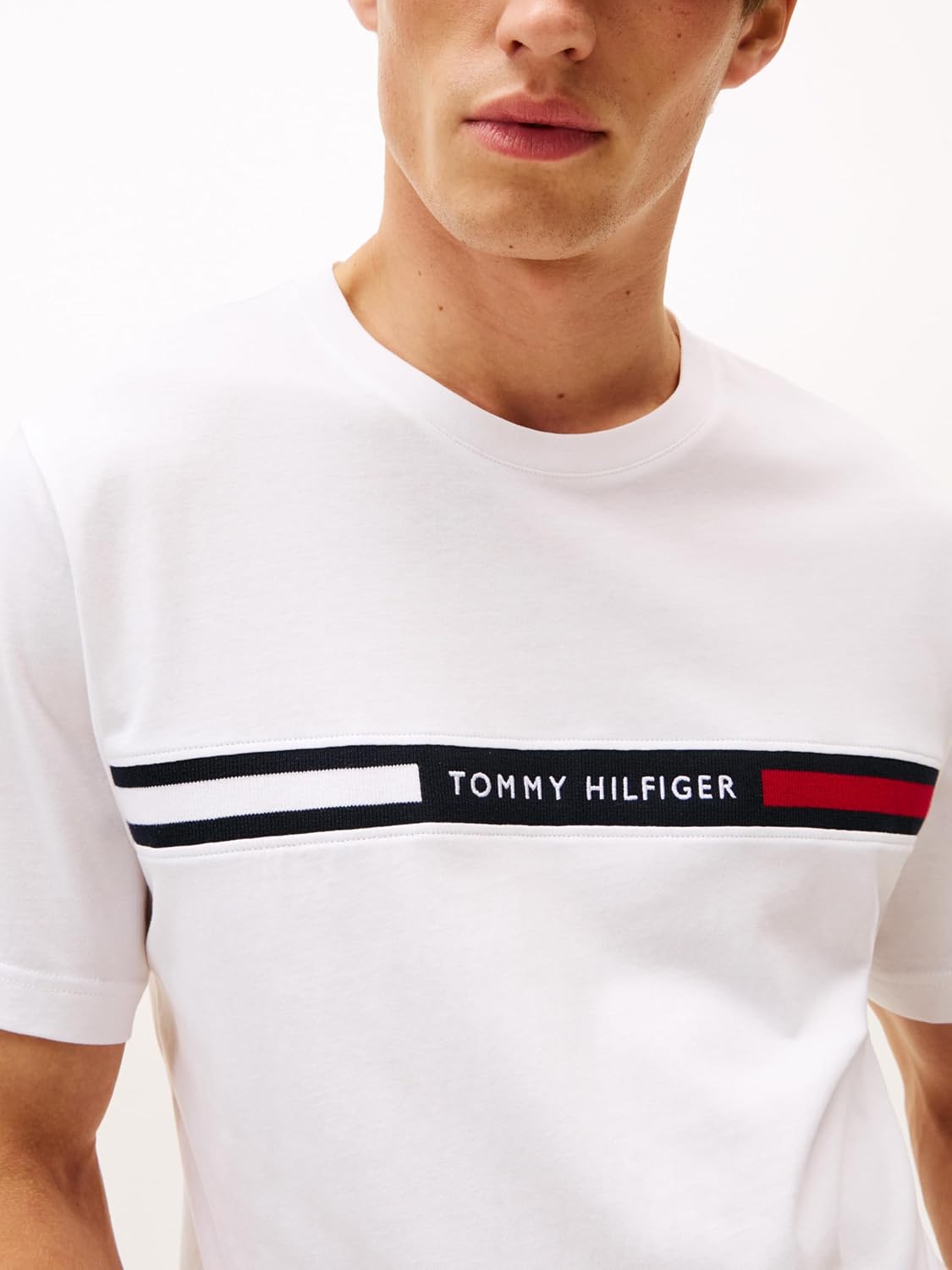 Detalle 2 de Tommy Hilfiger Herren T-Shirt Rundhalsausschnitt aus Baumwolle – schlichtes Basic für Freizeit & Alltag
