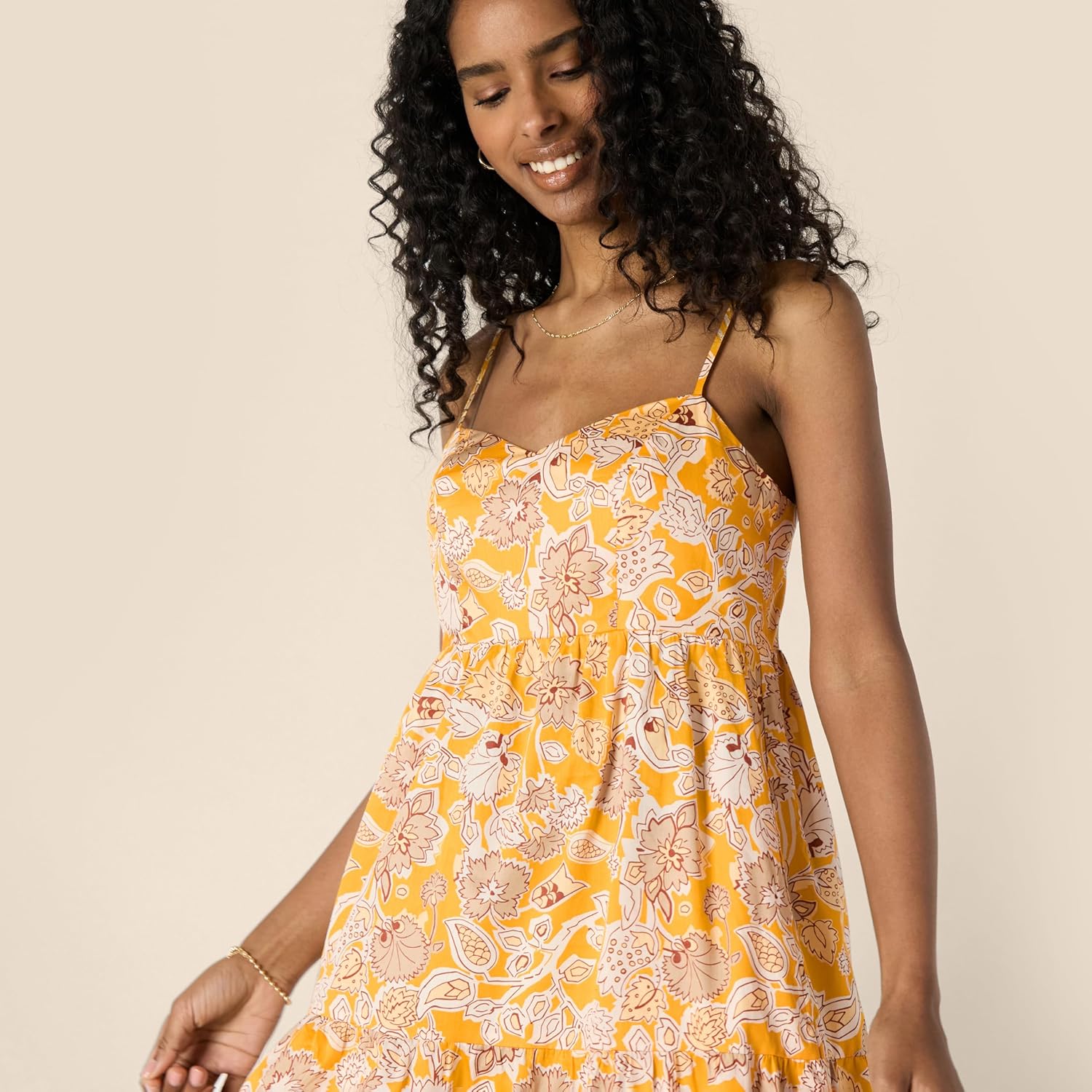 Thumbnail 4 de Amazon Essentials Damen Gestuftes Fit-and-Flare-Maxikleid aus Baumwollsatin mit Empire-Taille
