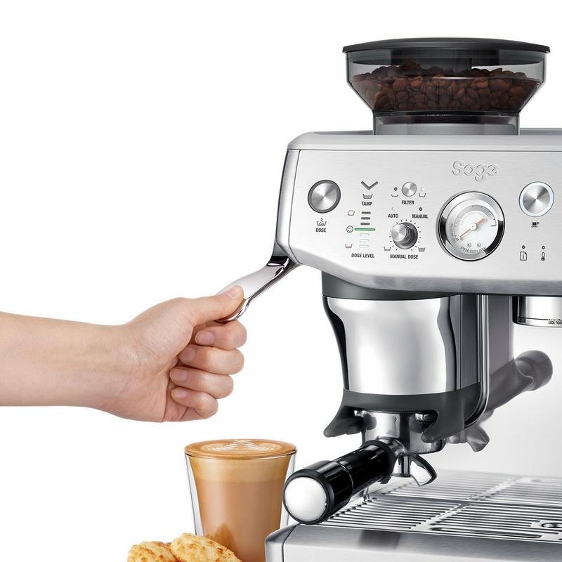 Detalle 2 de Sage The Barista Express Impress 2 L: cafetera espresso con molinillo integrado