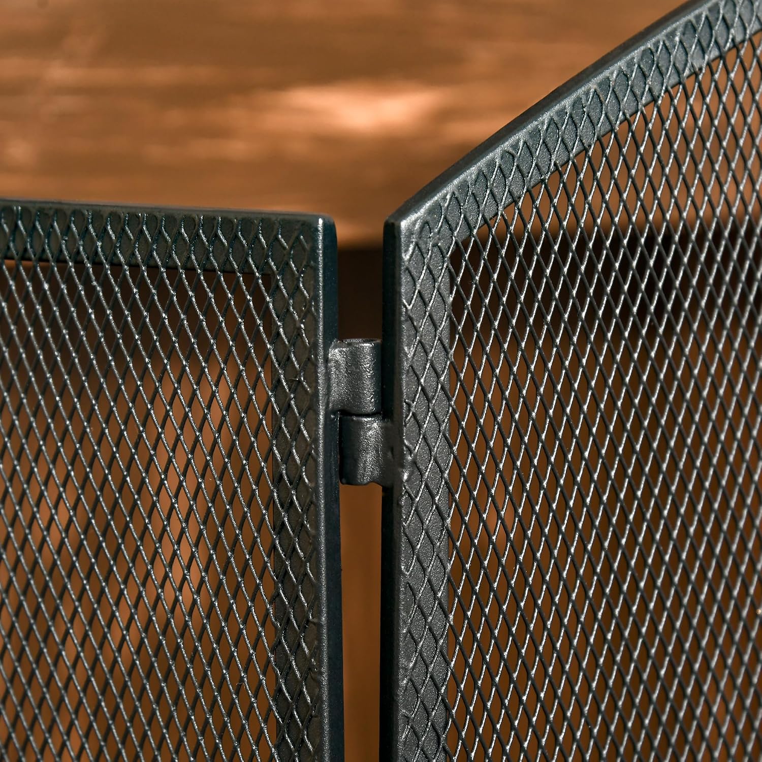 Detalle 2 de HOMCOM 820-243 haardscherm van gepoedercoat metaal met 3 vouwpanelen