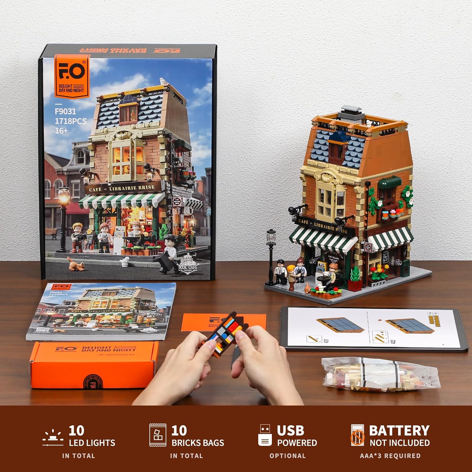 Thumbnail 5 de FUNWHOLE Book-Cafe Lighting Building-Bricks Set (1718 pcs) — City Town Coffee House LED Modular Model
