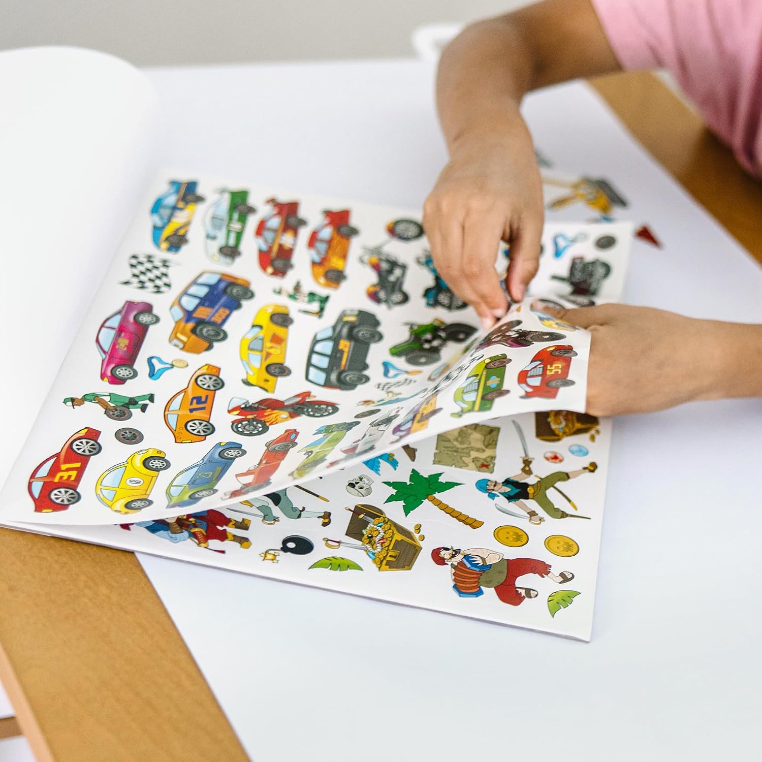 Detalle 2 de Melissa & Doug Sticker Collection Book 500+ 🎨