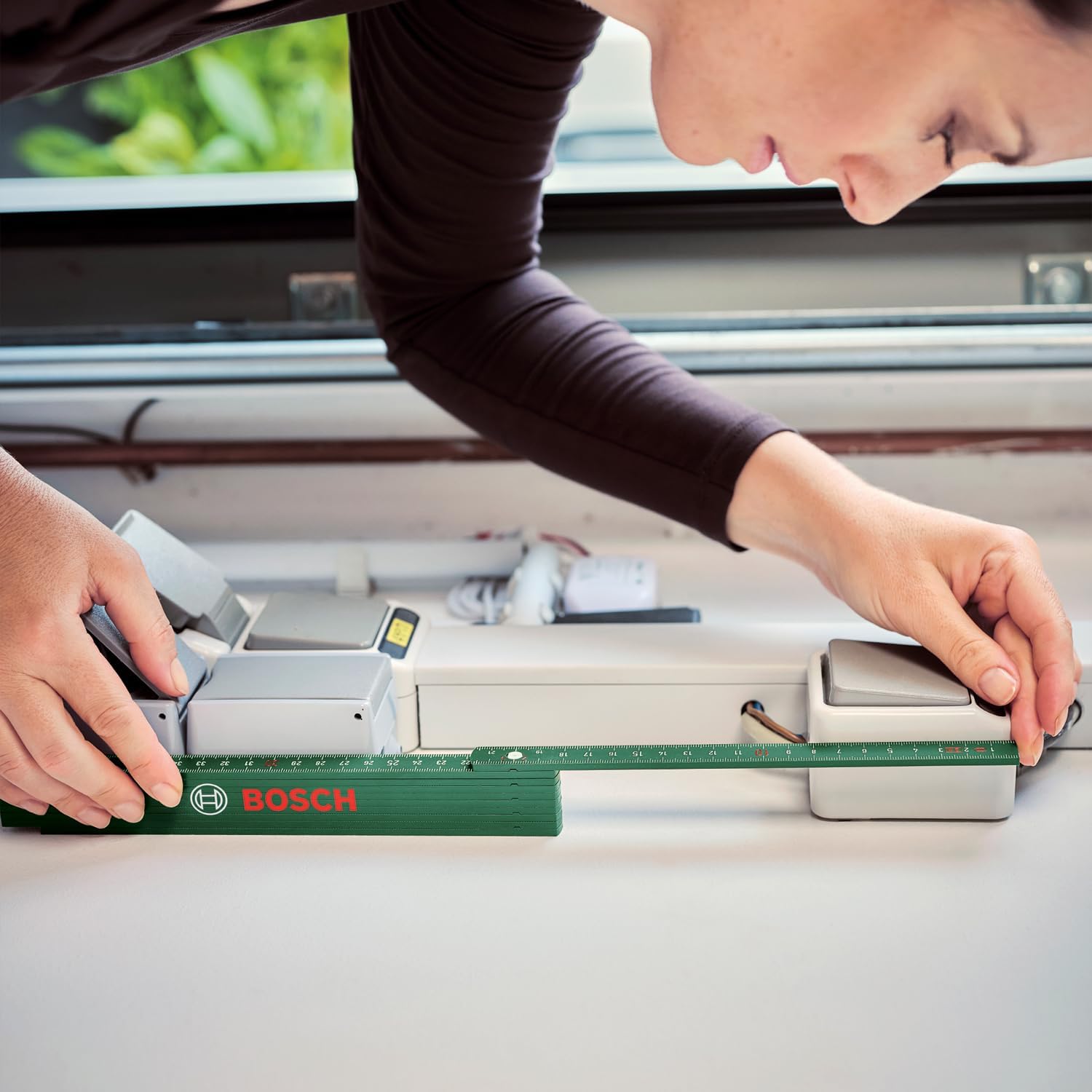 Detalle de Bosch måttstock 2 m – glasfiberförstärkt nylon och dubbelsidig skala