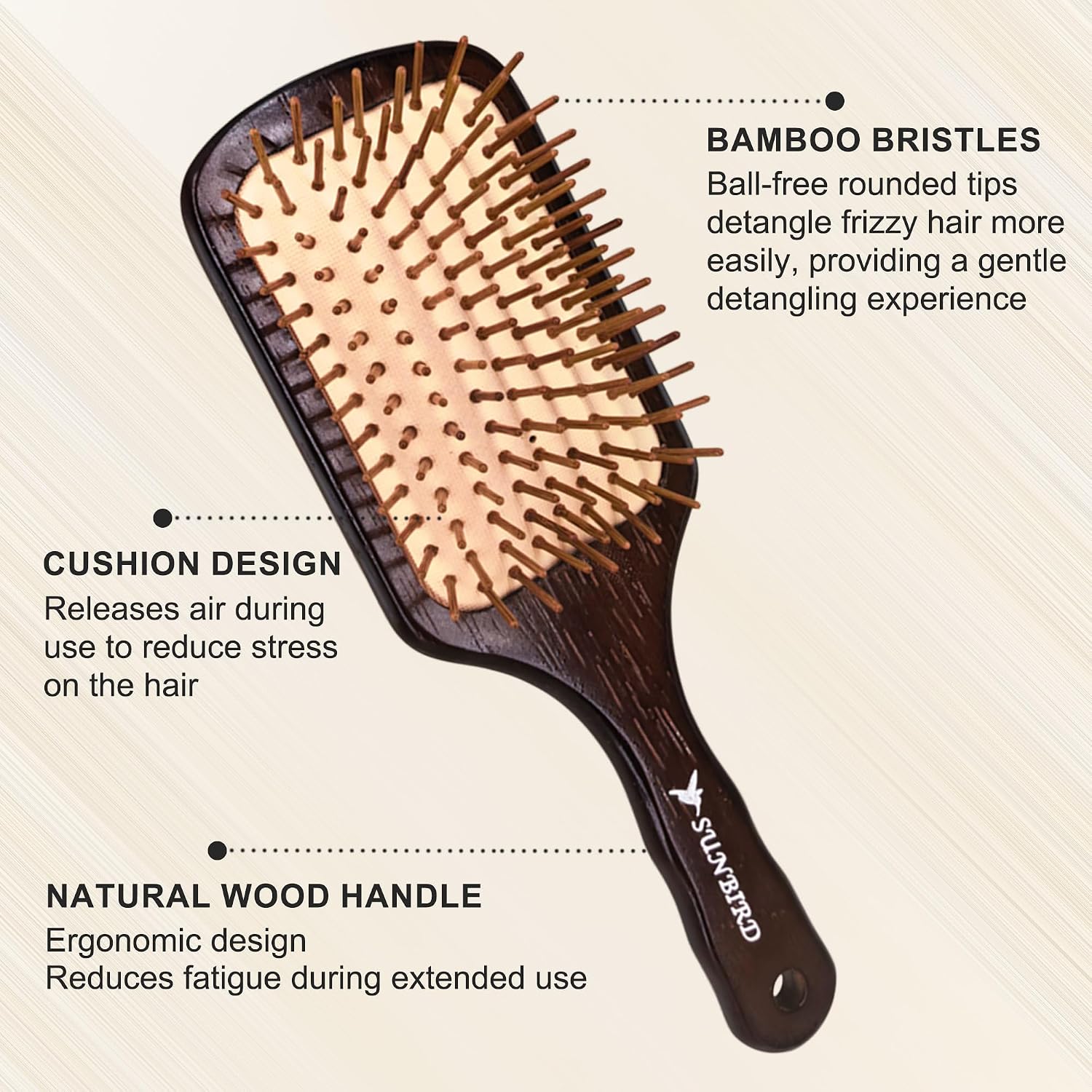 Detalle 2 de Wooden Square Hair Brush with Bamboo Bristles