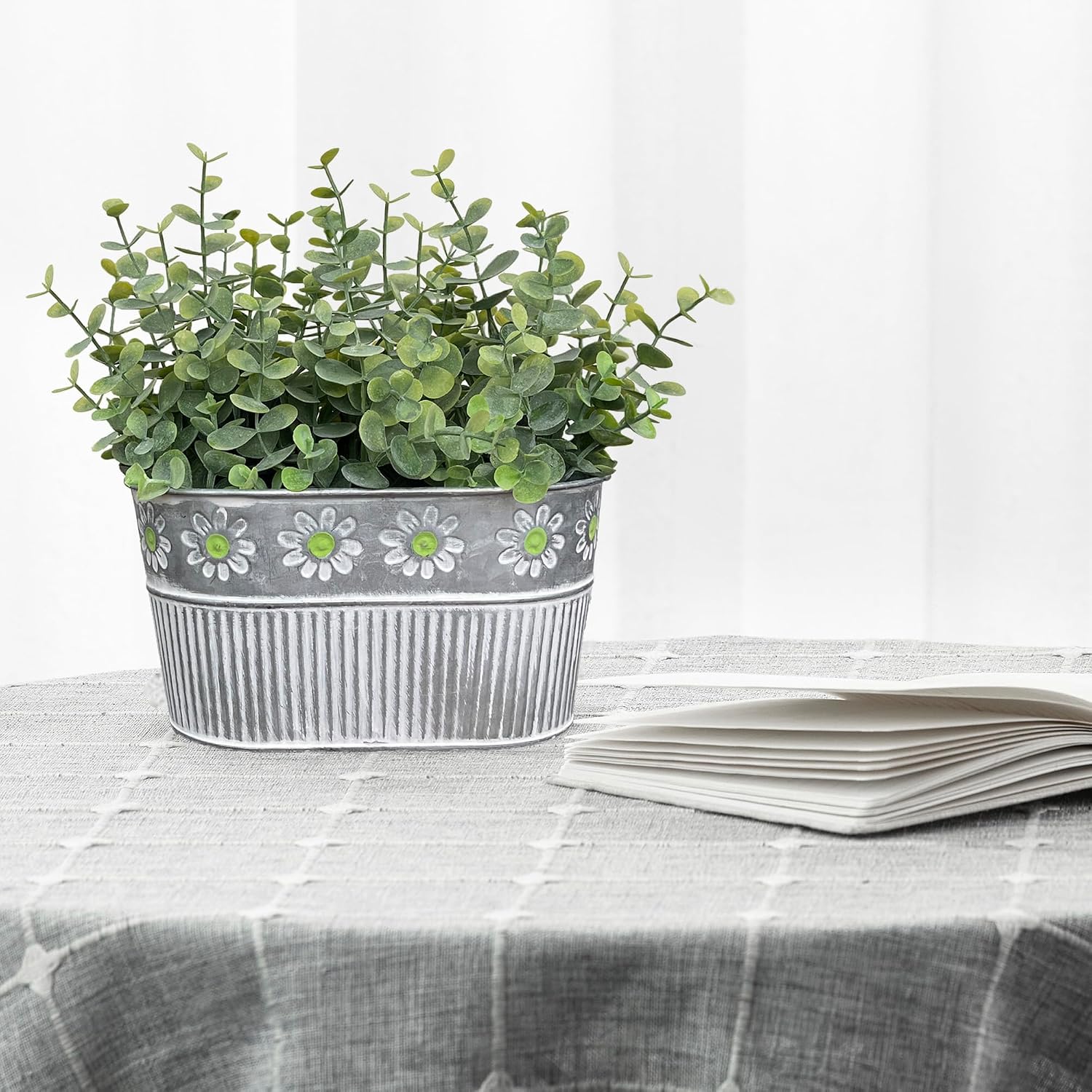 Detalle 2 de Artificial Eucalyptus Plant in Rectangular Metal Pot with Green Flower Decoration – Farmhouse Desk Centrepiece