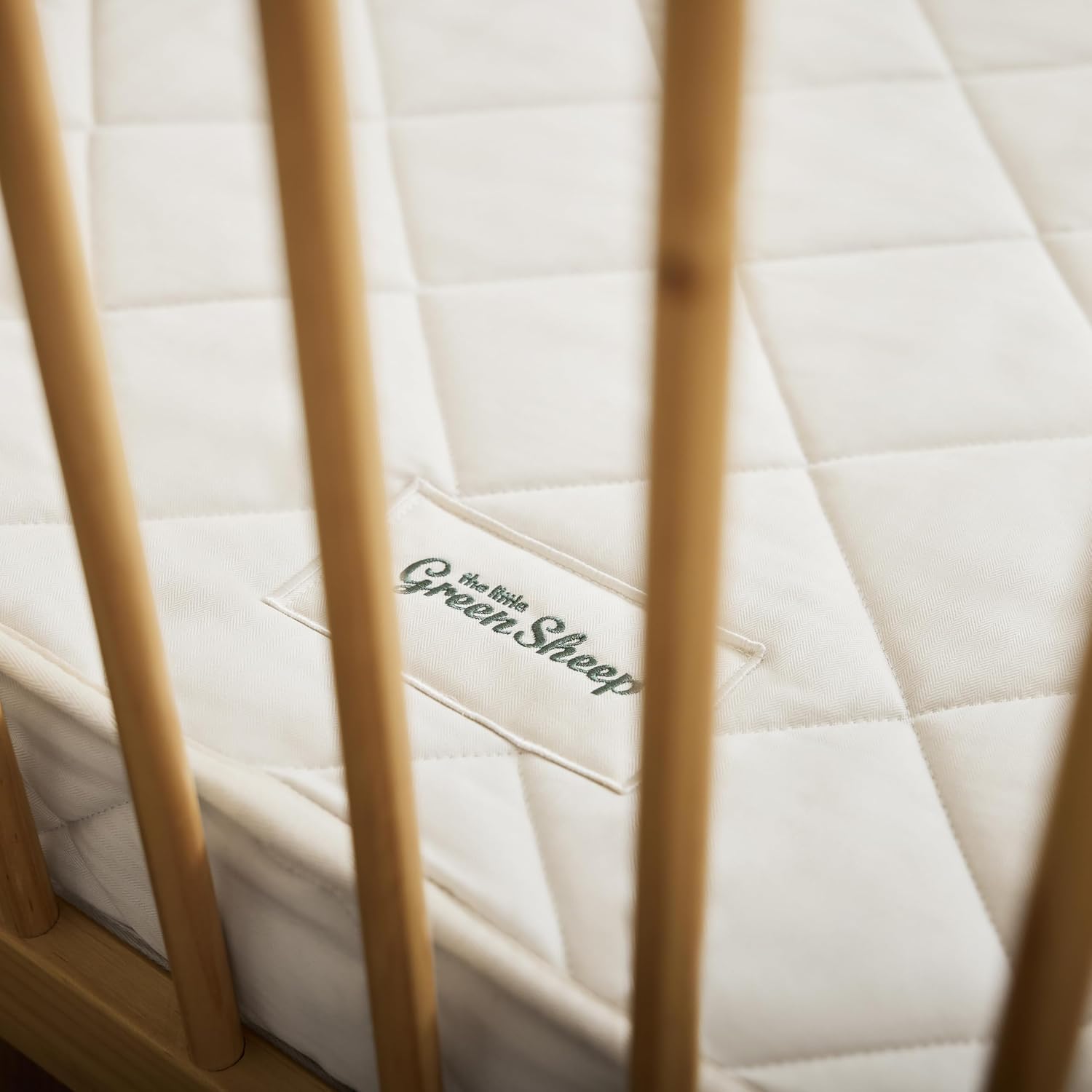 Thumbnail 3 de The Little Green Sheep Twist Cot Bed Mattress: 70 x 140 cm, a two‑sided natural option for babies and toddlers