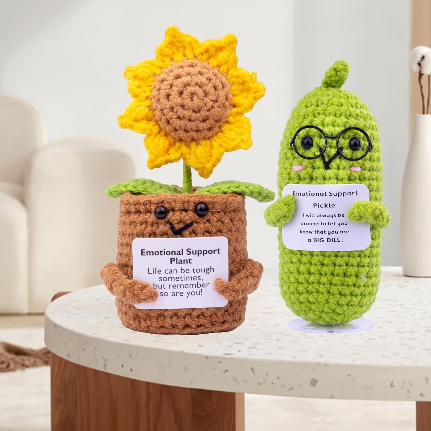 Detalle de Mwmoeen Pocket Hug Positive Kartoffel – handgestrickte Gute-Laune-Kartoffel mit Sonnenblume