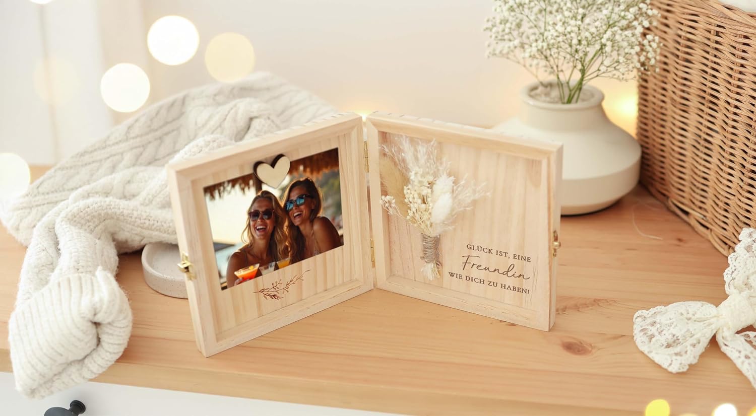 Detalle de Joli Coon Geschenkbox für Freundinnen – Glück ist es eine Freundin wie Dich zu haben, Holzbox 14 × 14 × 3 cm