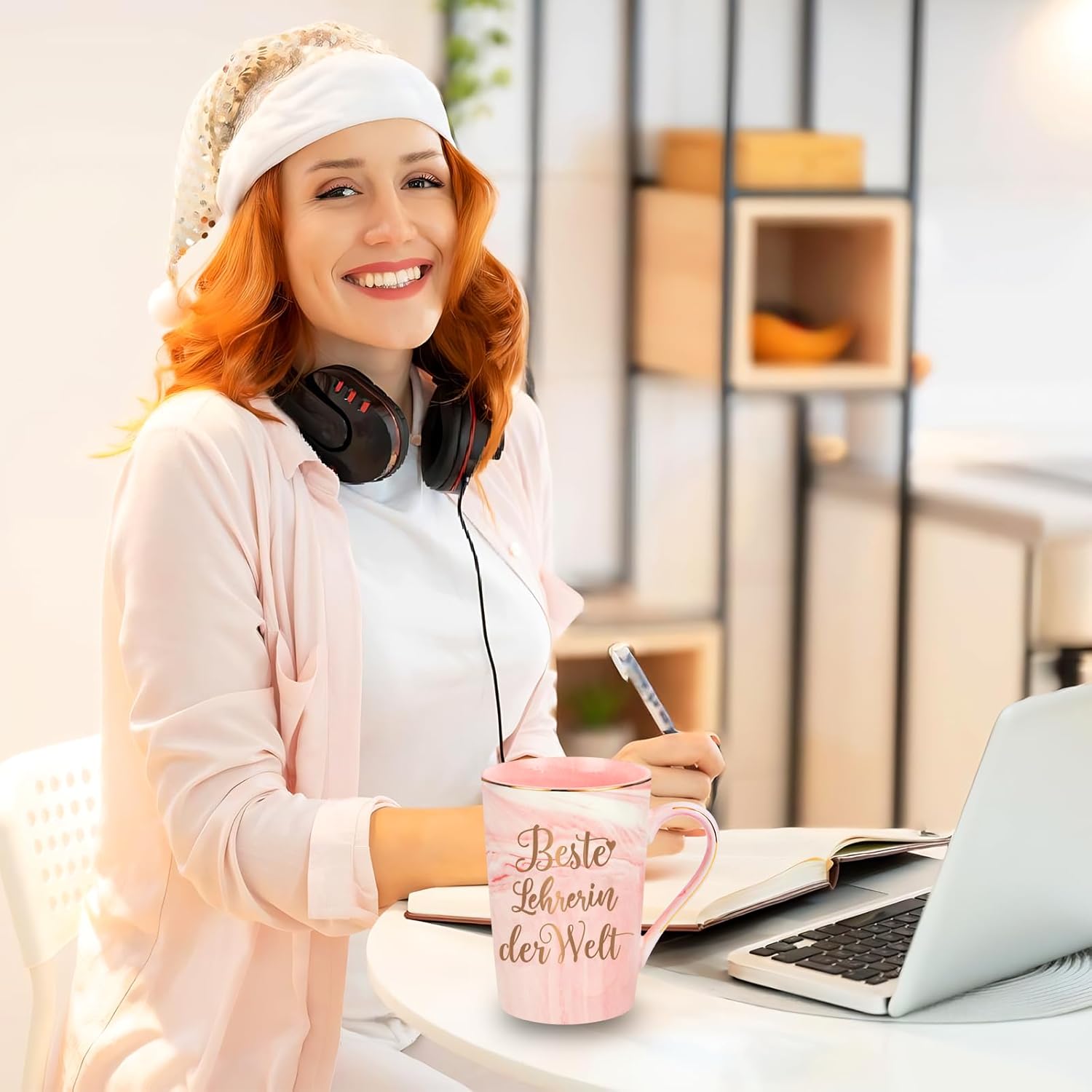 Detalle de Diztoud Lehrerin Geschenk – Keramik-Kaffeetasse 400 ml in Rosa mit Deckel, Löffel und Geschenkbox