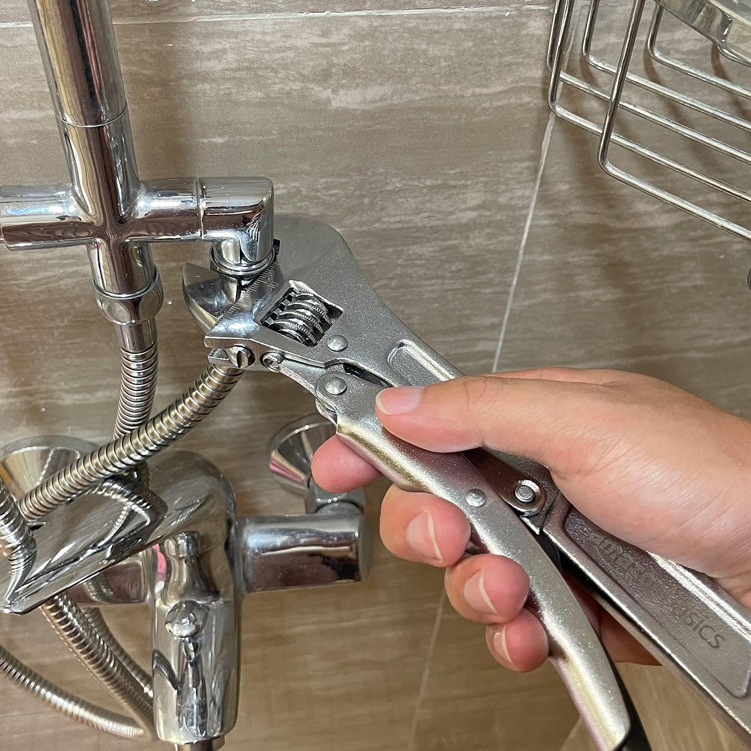 Thumbnail 6 de Amazon Basics 10 in Locking Adjustable Wrench