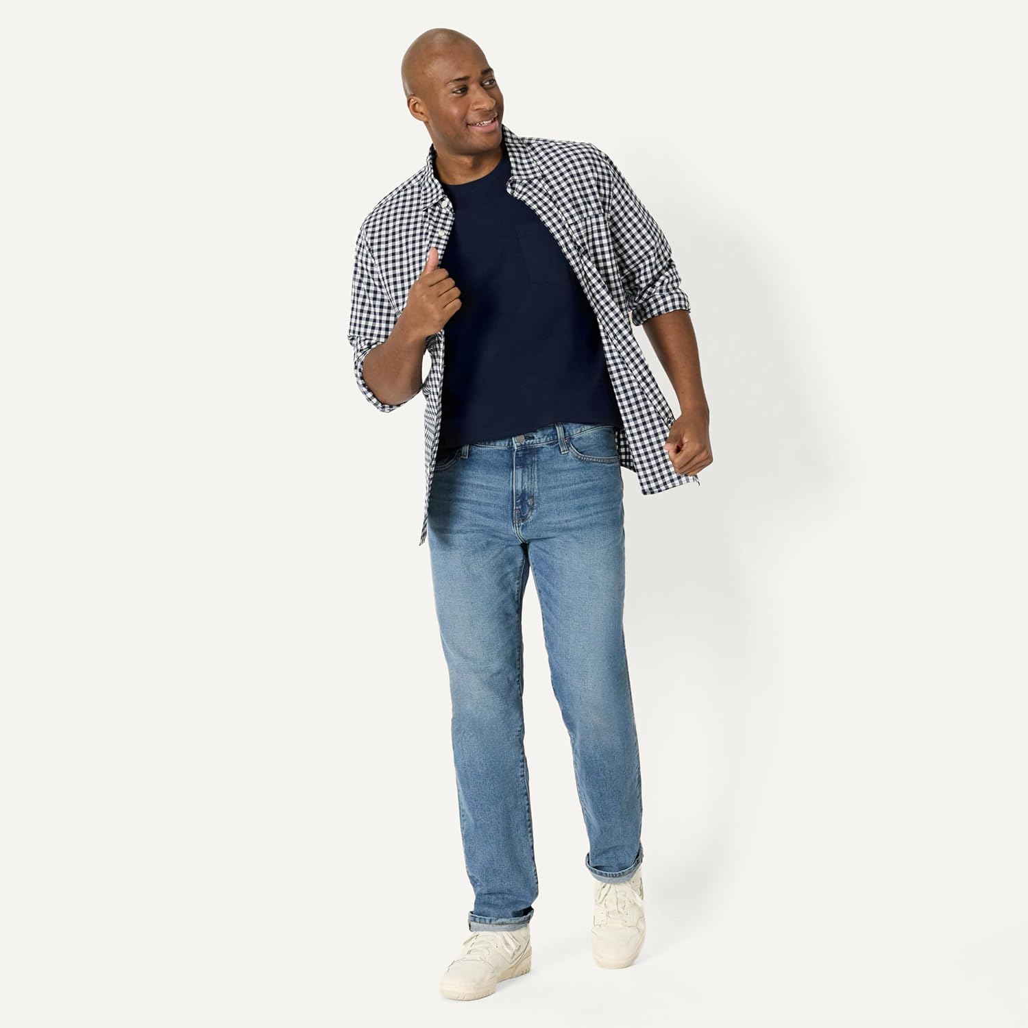 Detalle de Amazon Essentials Men's Relaxed Fit Heavyweight Cotton T-Shirt with Breast Pocket