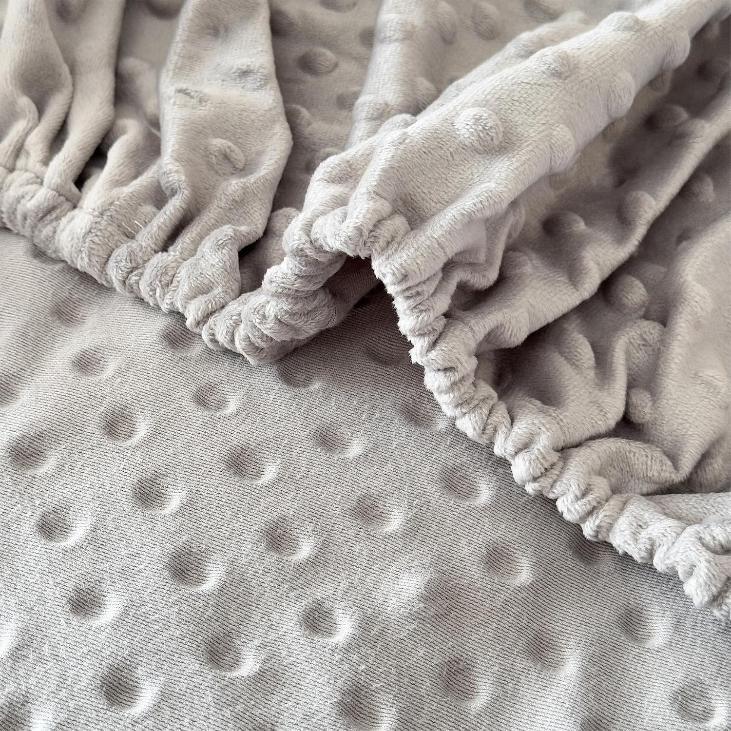 Thumbnail 6 de La Sheer Fuzzy Fitted Crib Sheets, 2-Pack, Plush Flannel, White and Gray