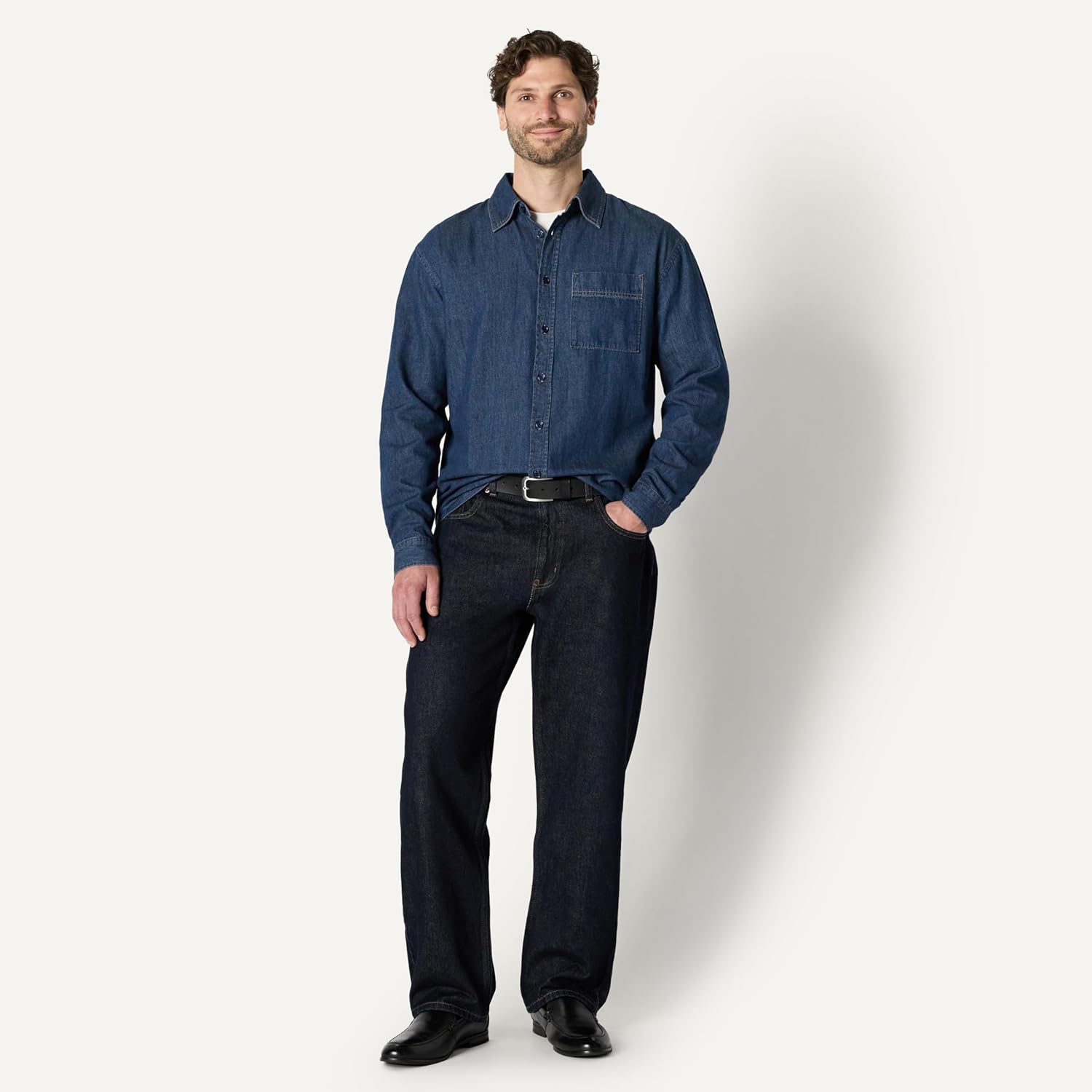 Thumbnail 4 de Amazon Essentials Herren Modernes Oversize-Button-Down-Jeanshemd