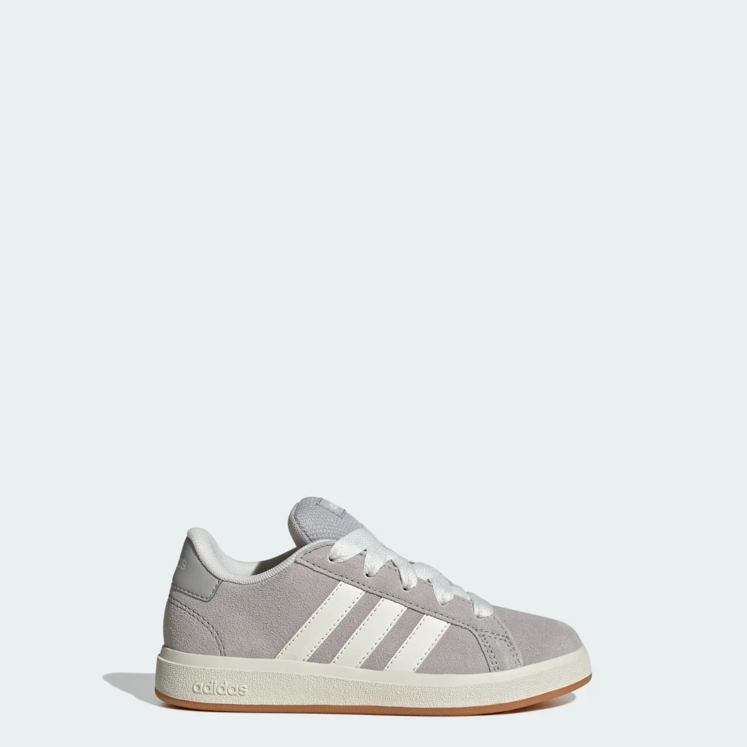 Detalle de Zapatilla Grand Court 00s de Adidas: estilo clásico y comodidad diaria en gris
