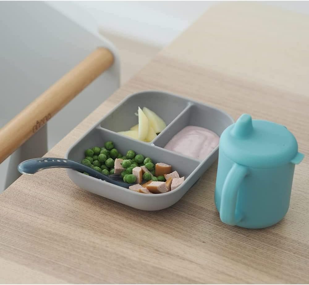 Thumbnail 2 de Béaba set vaisselle en silicone pour repas bébé (3 pièces) : assiette compartimentée + tasse + cuillère, bleu