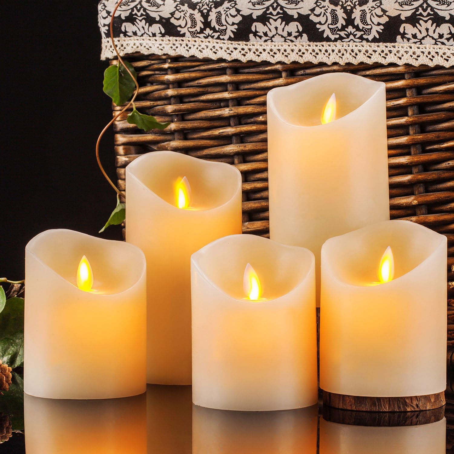 Detalle 2 de Aku Tonpa Flameless Candles Pack of 5 10cm — pillar candles 🕯
