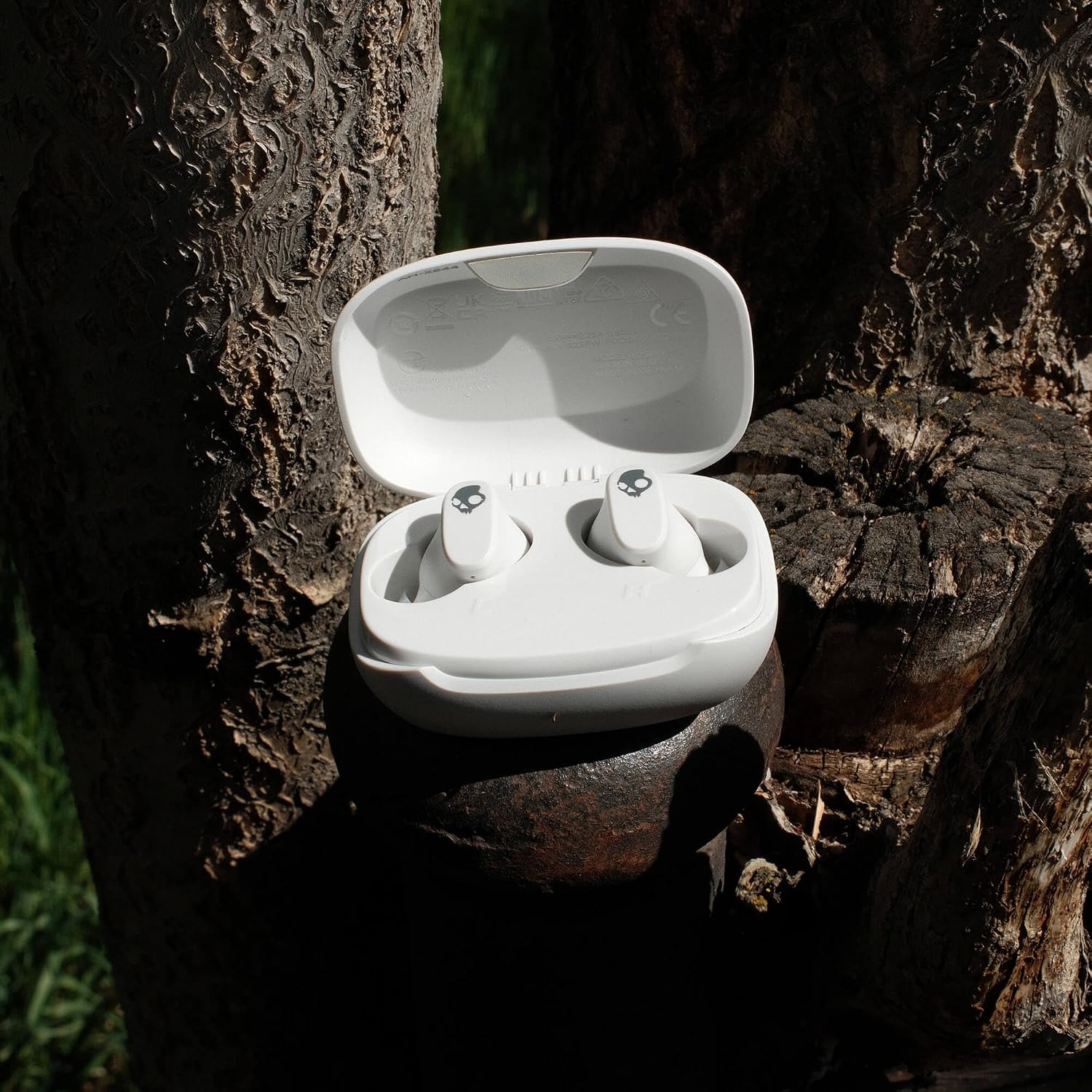 Thumbnail 6 de Skullcandy Smokin’ Buds 360 S2SPW-T001 Wireless Earbuds, Bone, IPX4