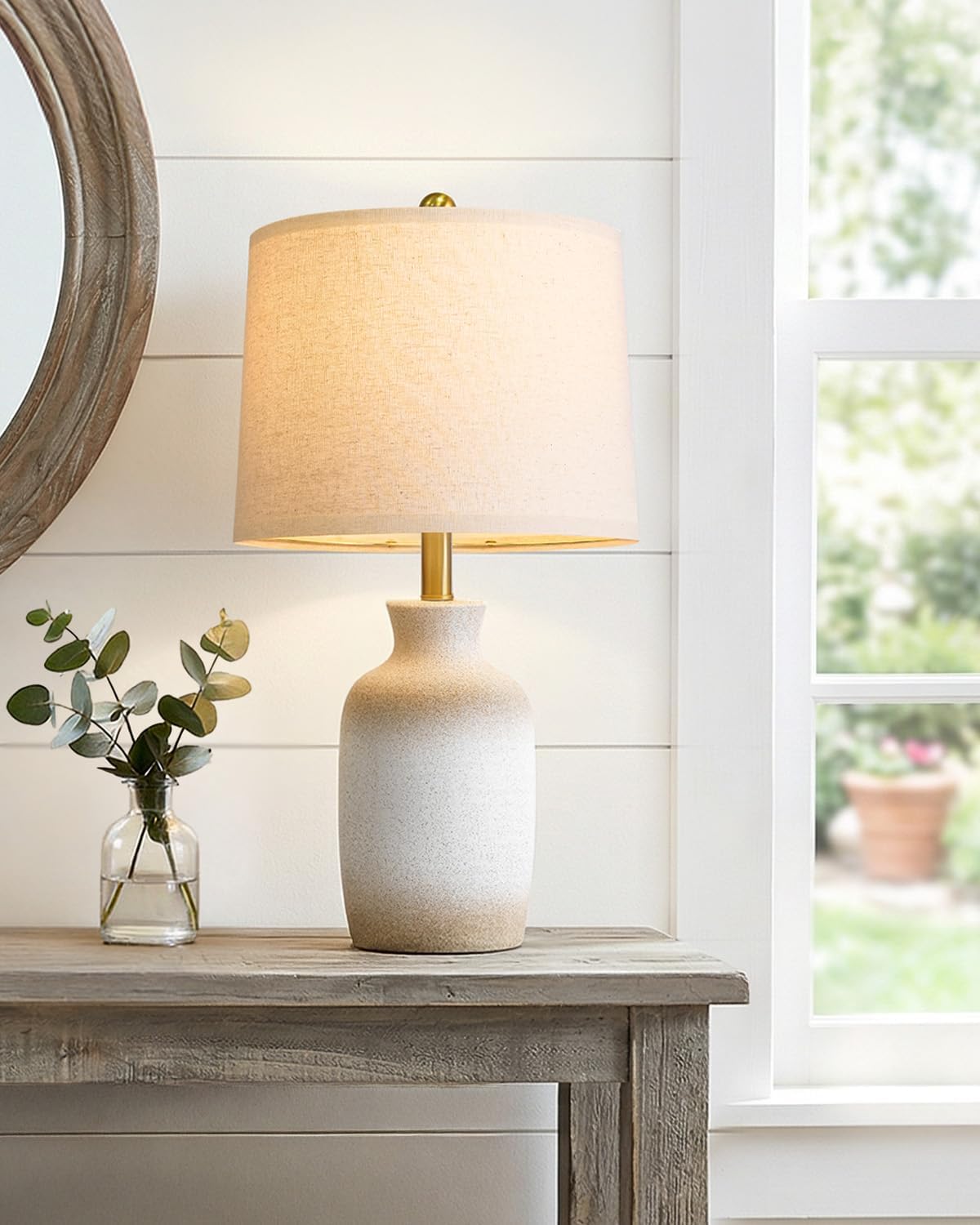 Detalle 2 de PoKat Ceramic Table Lamp, 24-Inch