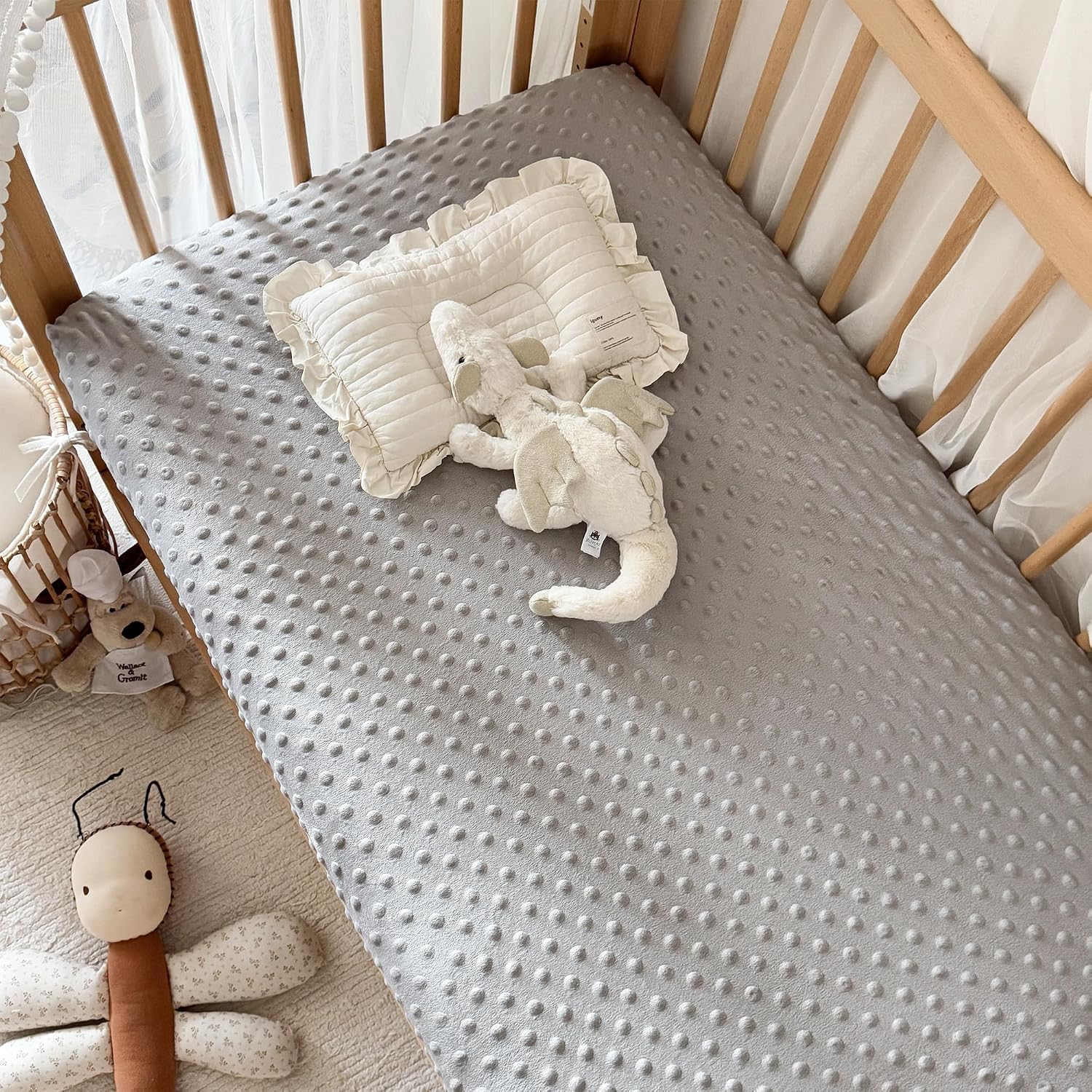 Thumbnail 2 de La Sheer Fuzzy Fitted Crib Sheets, 2-Pack, Plush Flannel, White and Gray