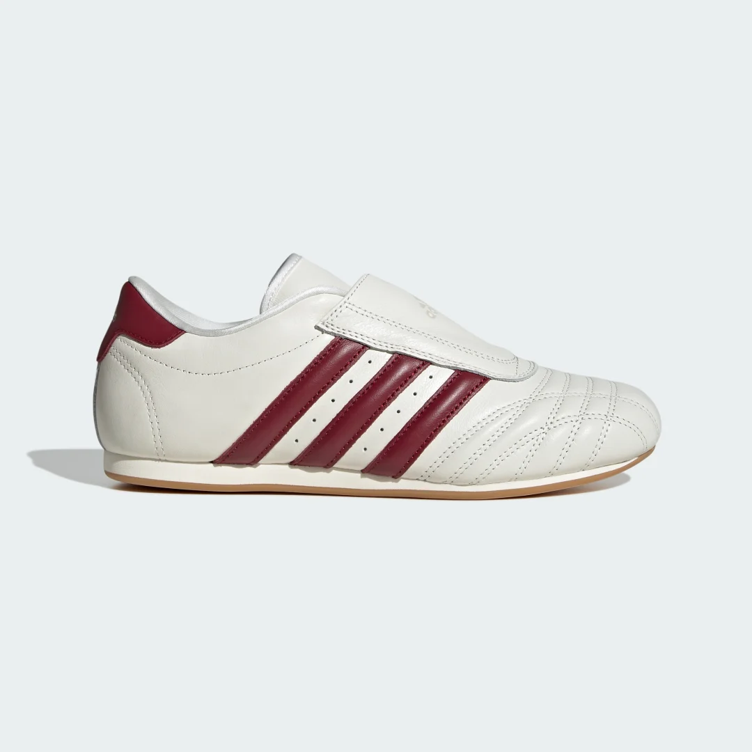 Detalle de Adidas Taekwondo, zapatilla blanca