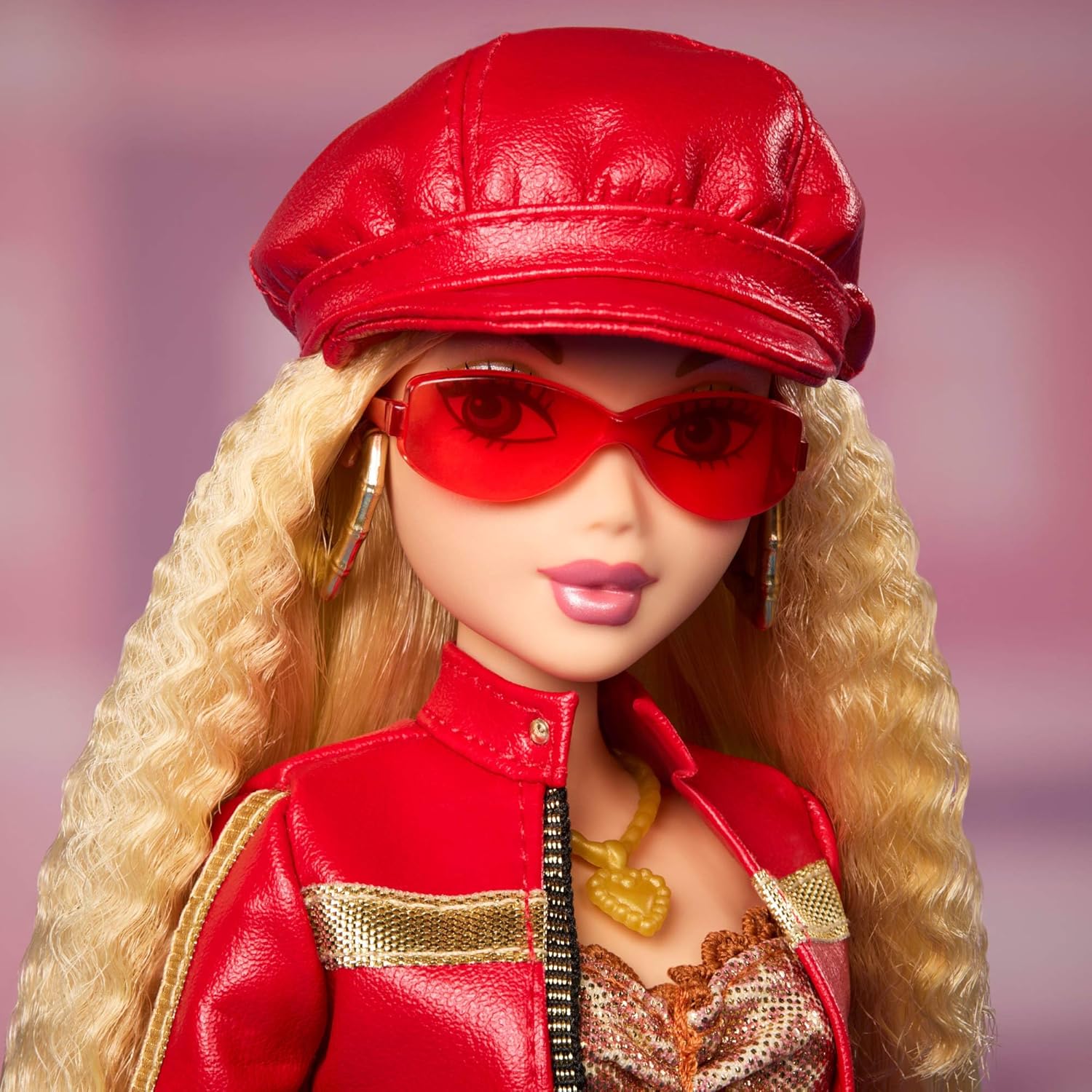 Thumbnail 2 de Barbie Signature My Scene – bambola da collezione anni 2000 con abito rosso, giacca in finta pelle e accessori