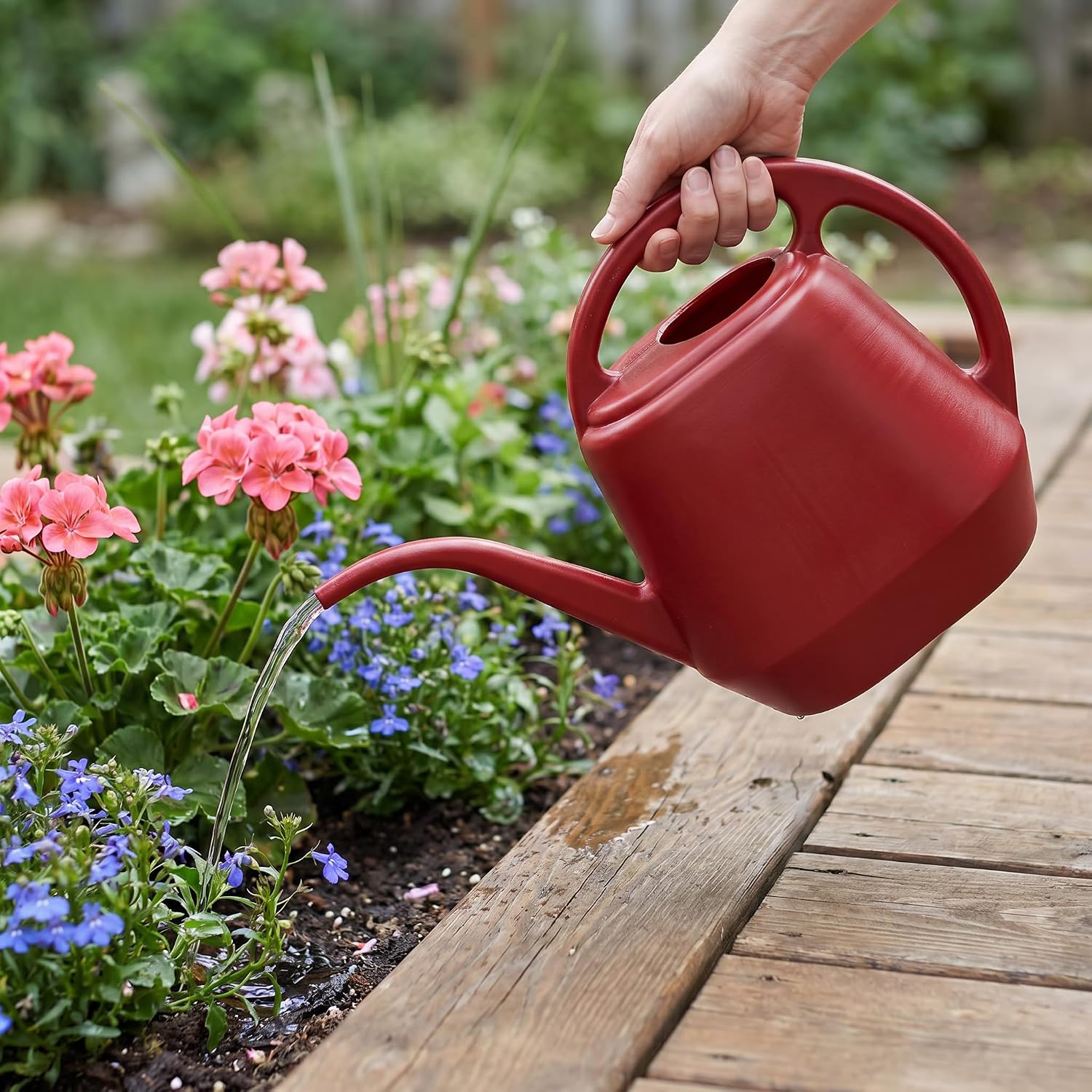 Detalle de Fasmov Plastic Watering Can, 1-Gallon, Burnt Red with Long Spout