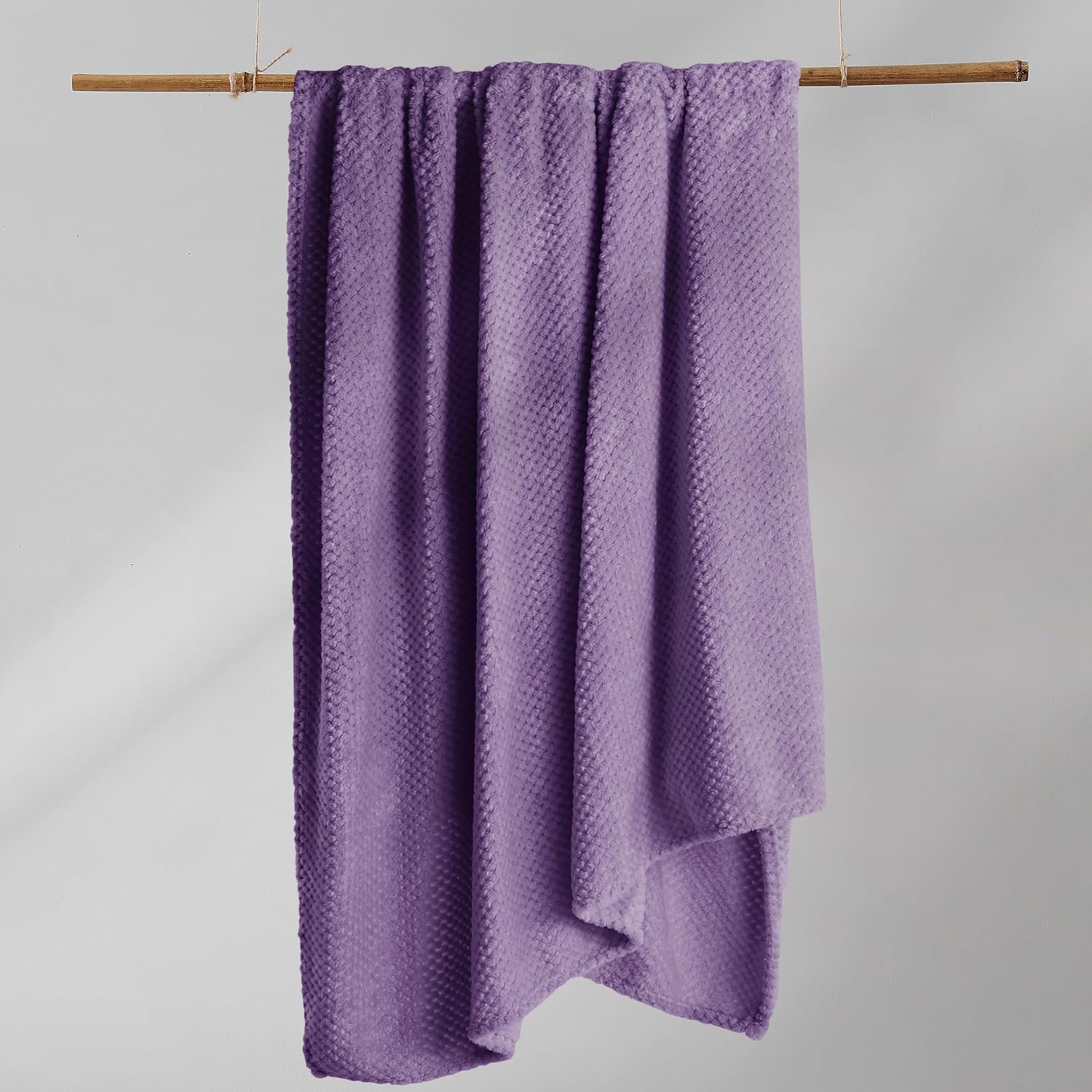 Thumbnail 4 de DecoKing Couverture Polaire 150 x 200 cm – Plaid Doux en Microfibre, Style Scandinave Violet
