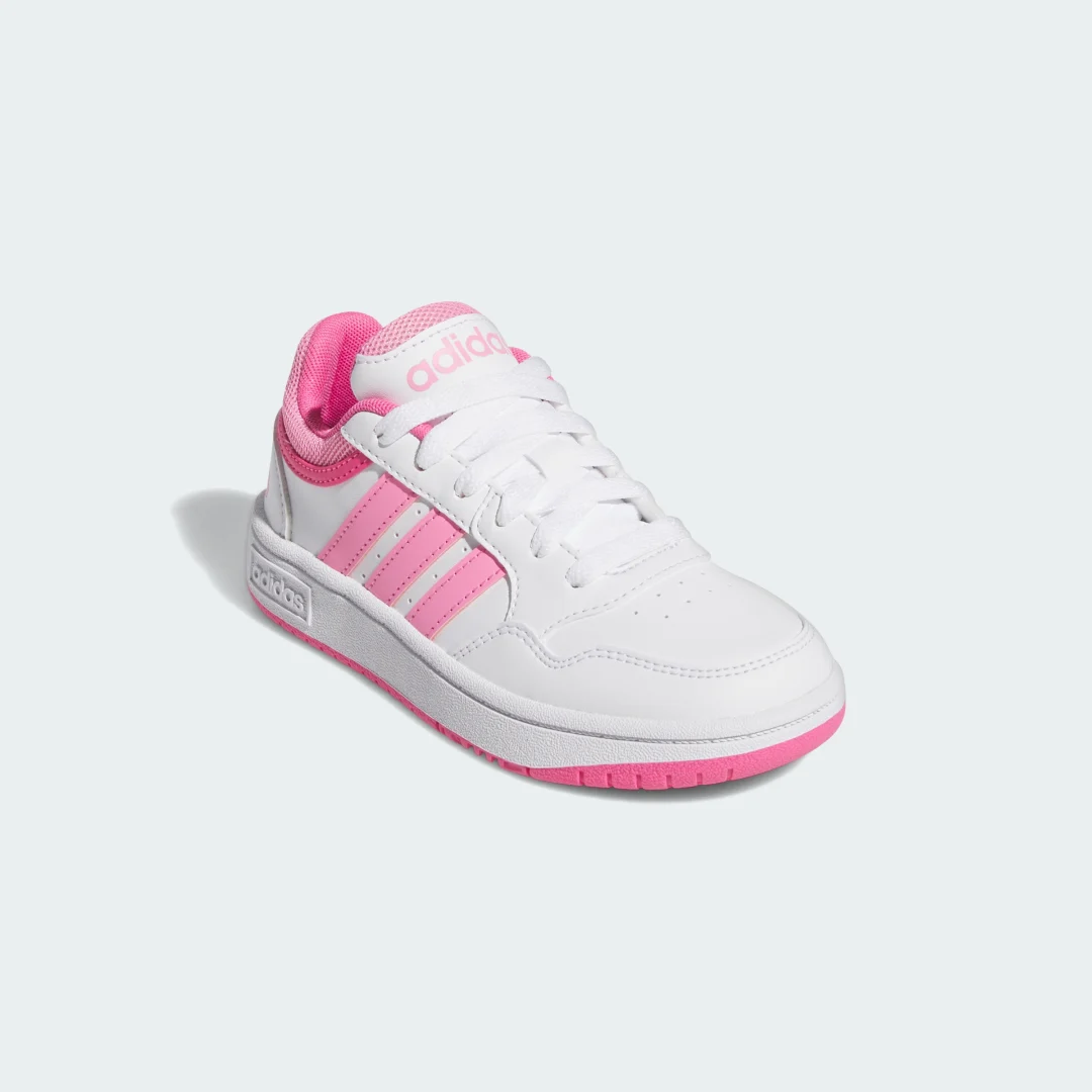 Detalle 2 de Zapatilla Hoops de Adidas: estilo clásico en blanco para el día a día