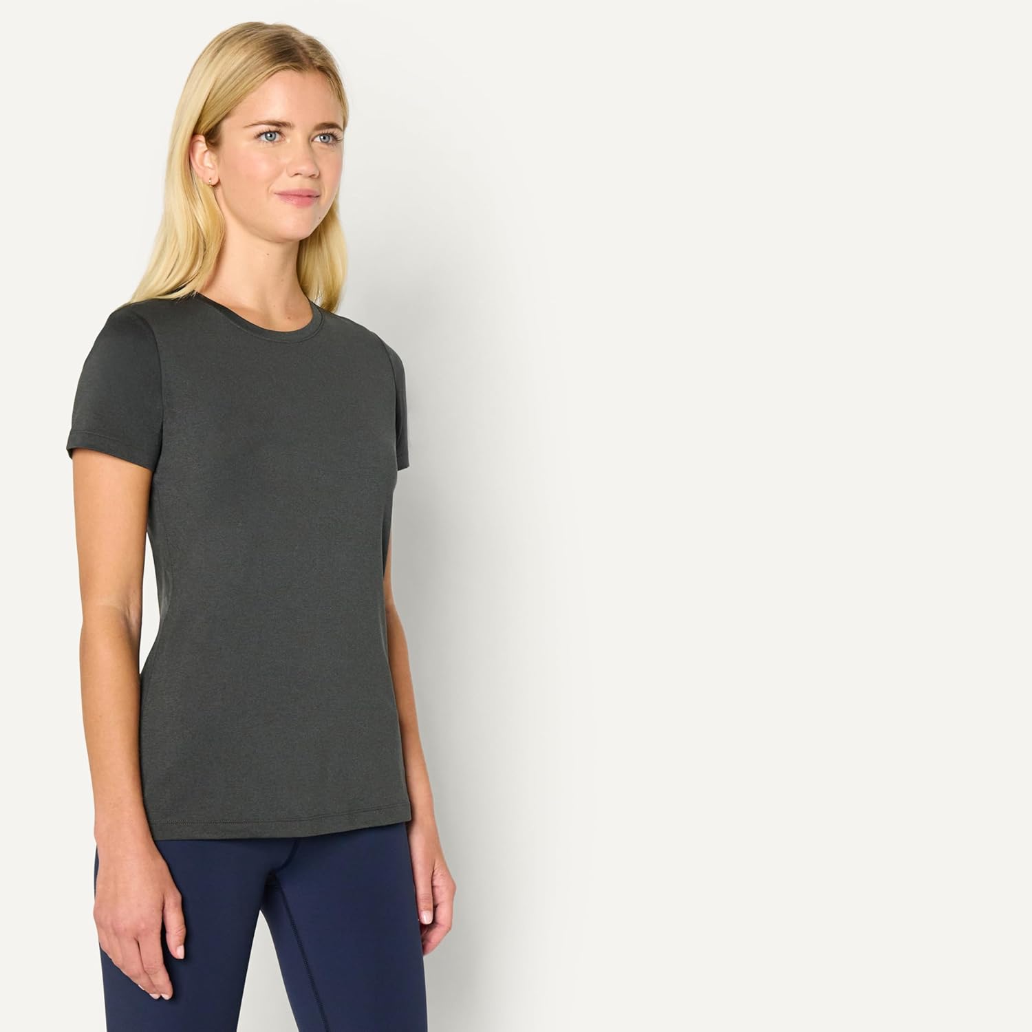 Thumbnail 1 de Amazon Essentials Damen Active Quick Dry Tech Stretch Kurzarm-T-Shirt – Übergrößen