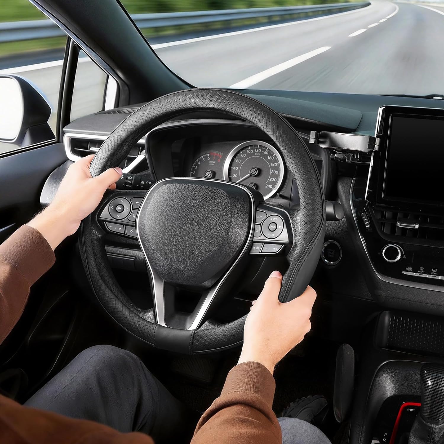 Thumbnail 1 de SEG Direct Steering Wheel Cover 37–39cm (Medium) in Black Microfiber Leather for a Non-Slip Grip