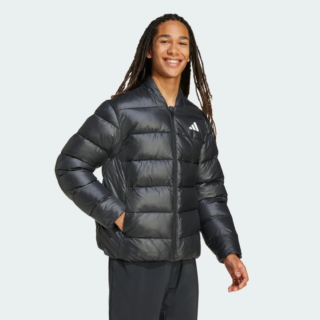 Detalle de Adidas Anorak Essentials CLIMAWARM de plumón sintético, negro