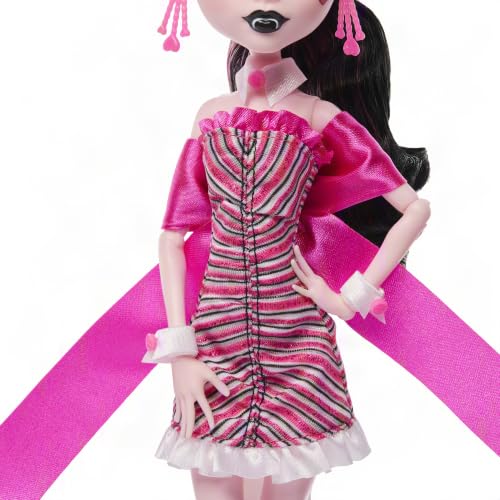 Thumbnail 2 de Monster High Dawn of the Dance Draculaura Reproduction Doll