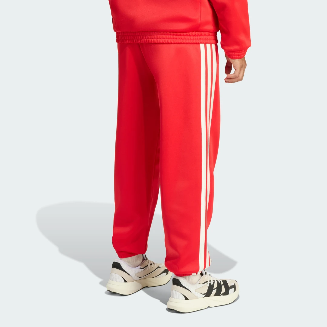 Detalle de Pantalón Stadium de Adidas – Rojo