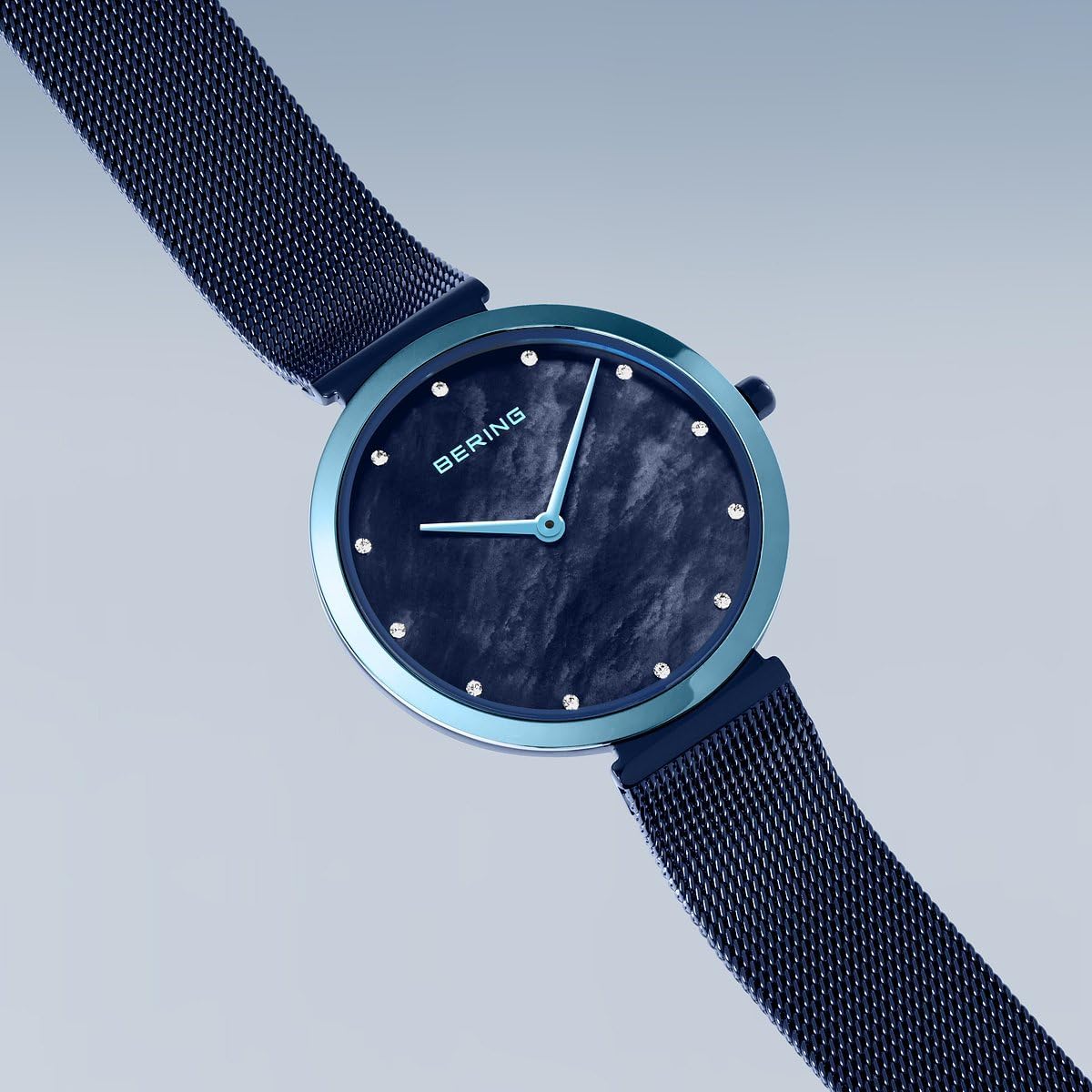 Thumbnail 2 de BERING 18132-Charity1 – Montre femme Quartz 32 mm, bracelet Milanais bleu