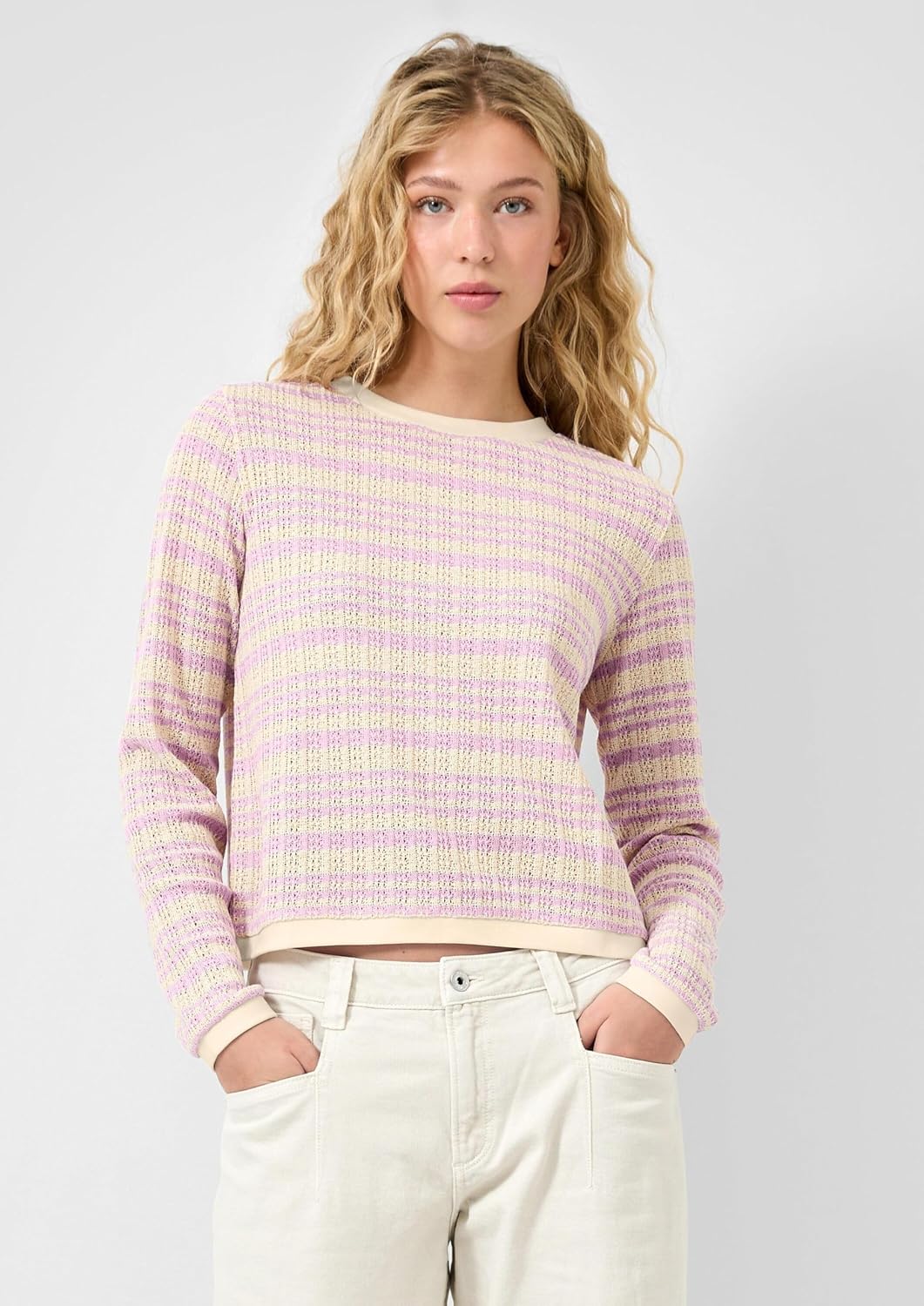 Detalle de QS Damen Longsleeve mit Ajourmuster – Regular Fit, Rippware, Rundhalsausschnitt