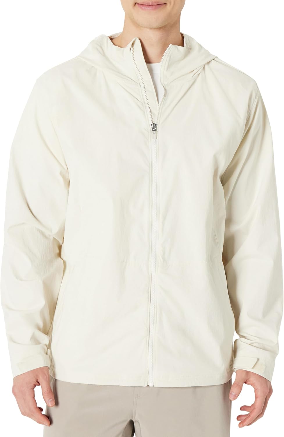 Detalle de Amazon Essentials Men's Active Lightweight Water Repellent Full-Zip Hiking Jacket