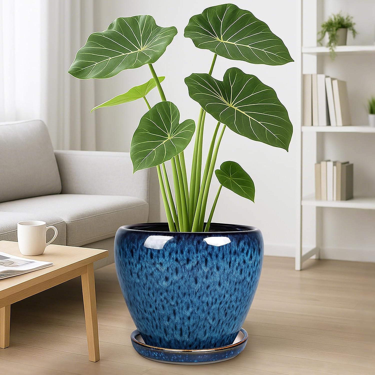 Detalle de Deep Dream 10-Inch Ceramic Planter with Blue Glaze, Drainage Hole and Tray