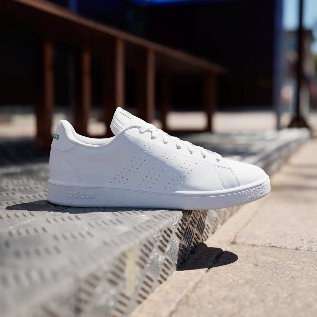 Detalle 2 de Zapatilla Advantage Base de Adidas: comodidad y estilo clásico para el día a día