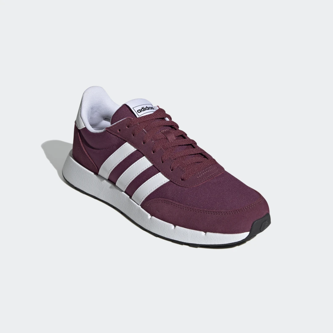 Detalle 2 de Zapatilla Run 60s 2.0 de Adidas: estilo y comodidad en Burgundy