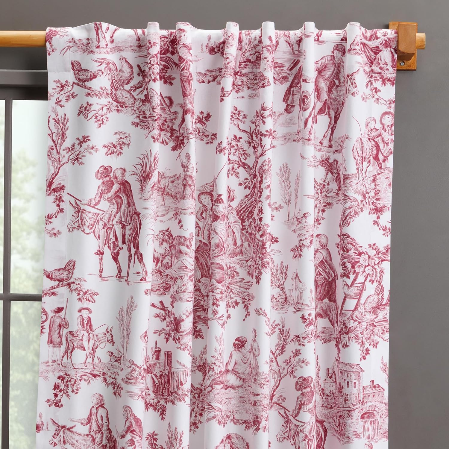 Detalle de Maison d' Hermine The Miller Red Toile Curtains — 50" W x 84" L, 100% Cotton