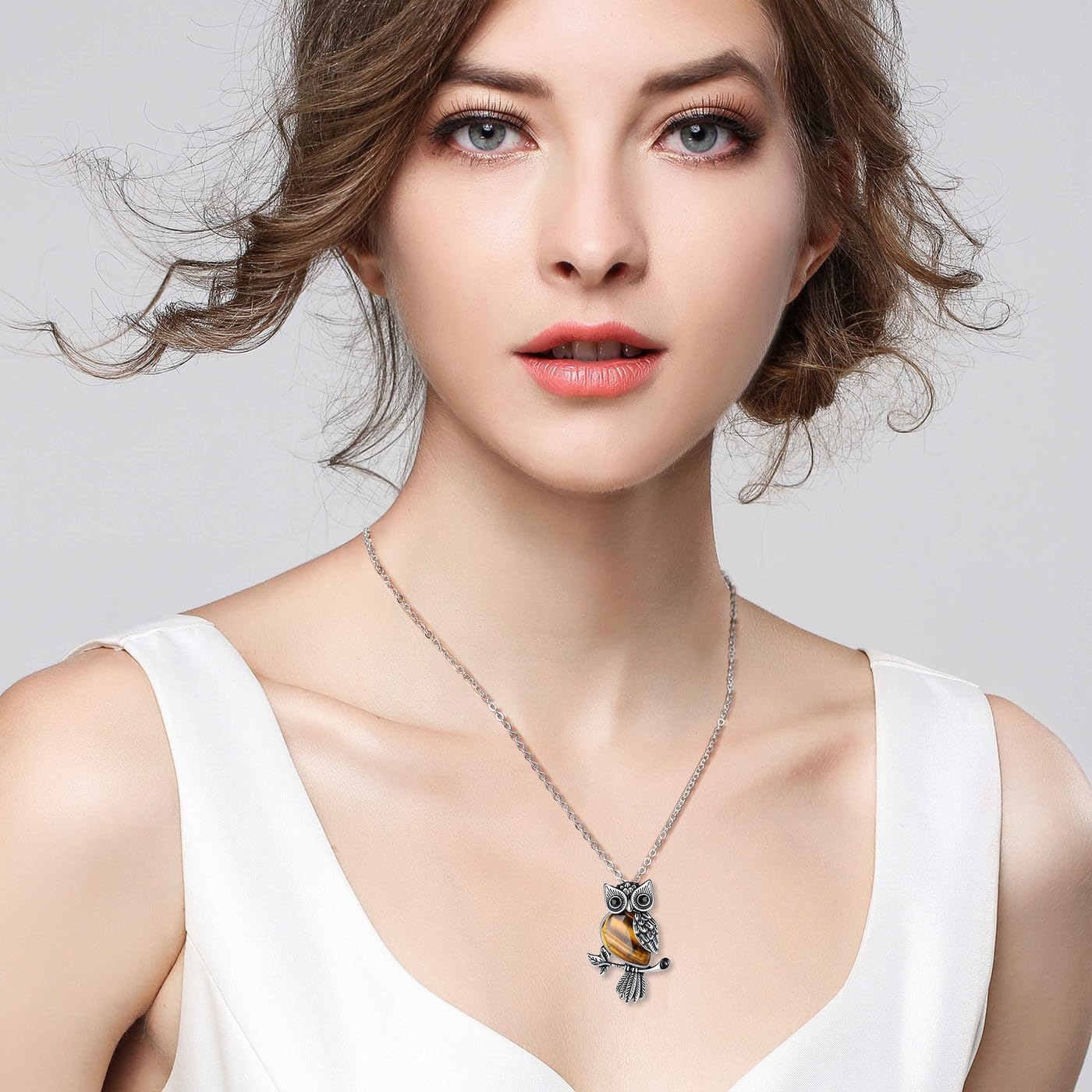 Detalle 2 de XIANNVXI Crystal Owl Necklace 19.6in