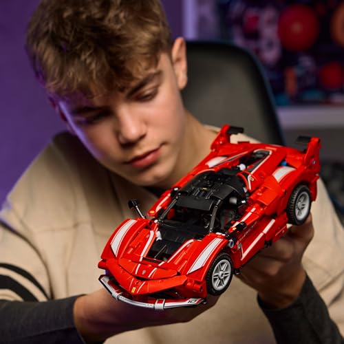 Thumbnail 8 de LEGO Technic Ferrari FXX K (42212): Maqueta de Carreras con Motor V12 y Pistones Móviles