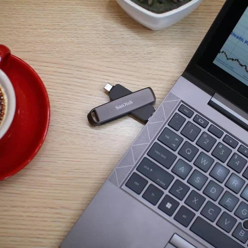 Detalle de SanDisk Extreme PRO Dual Drive 2 TB USB 3.2 Gen 2: doble interfaz para profesionales que exigen velocidad